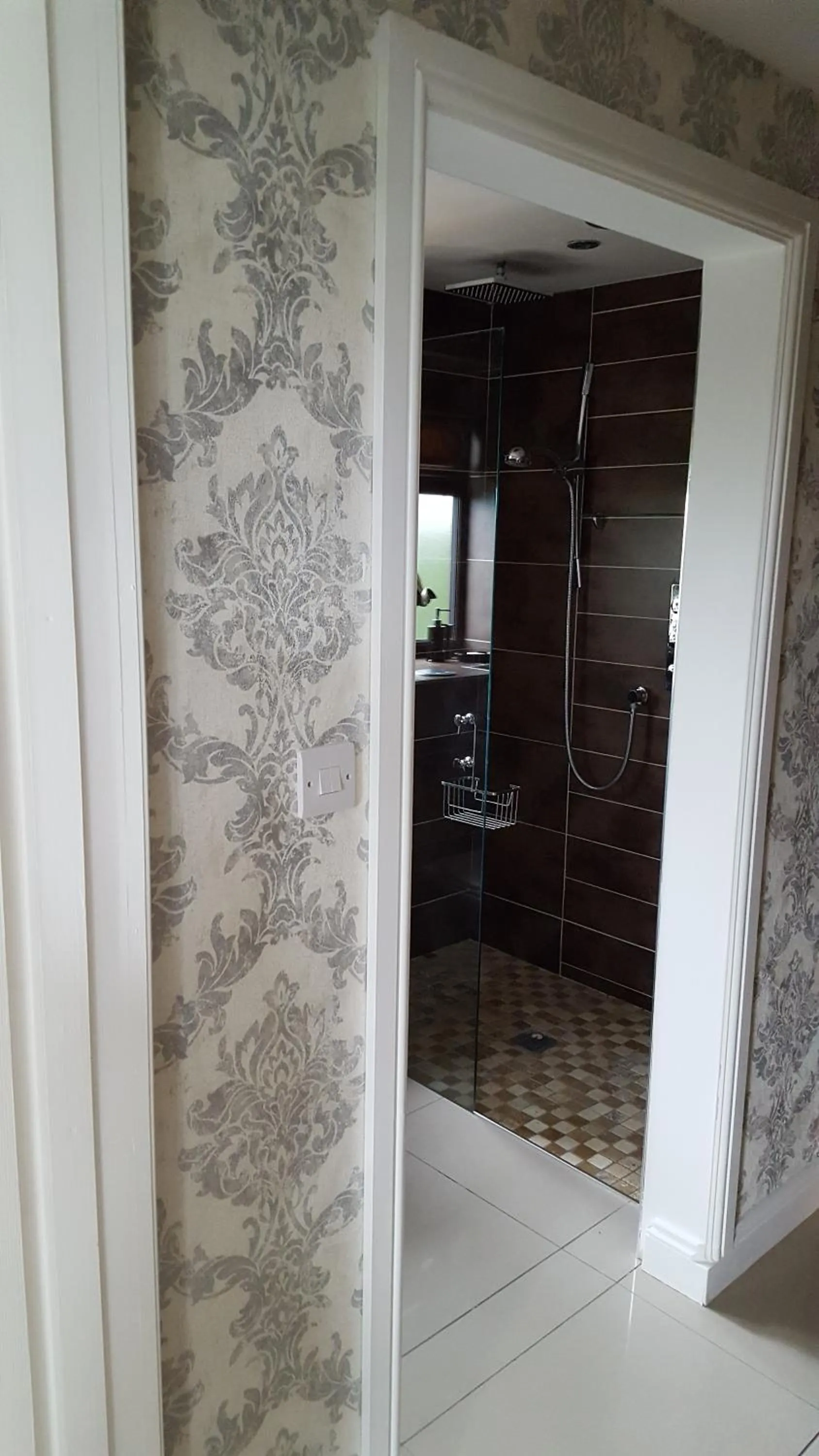 Facility for disabled guests in The White Dove Bed and Breakfast with Glamping Newark showground