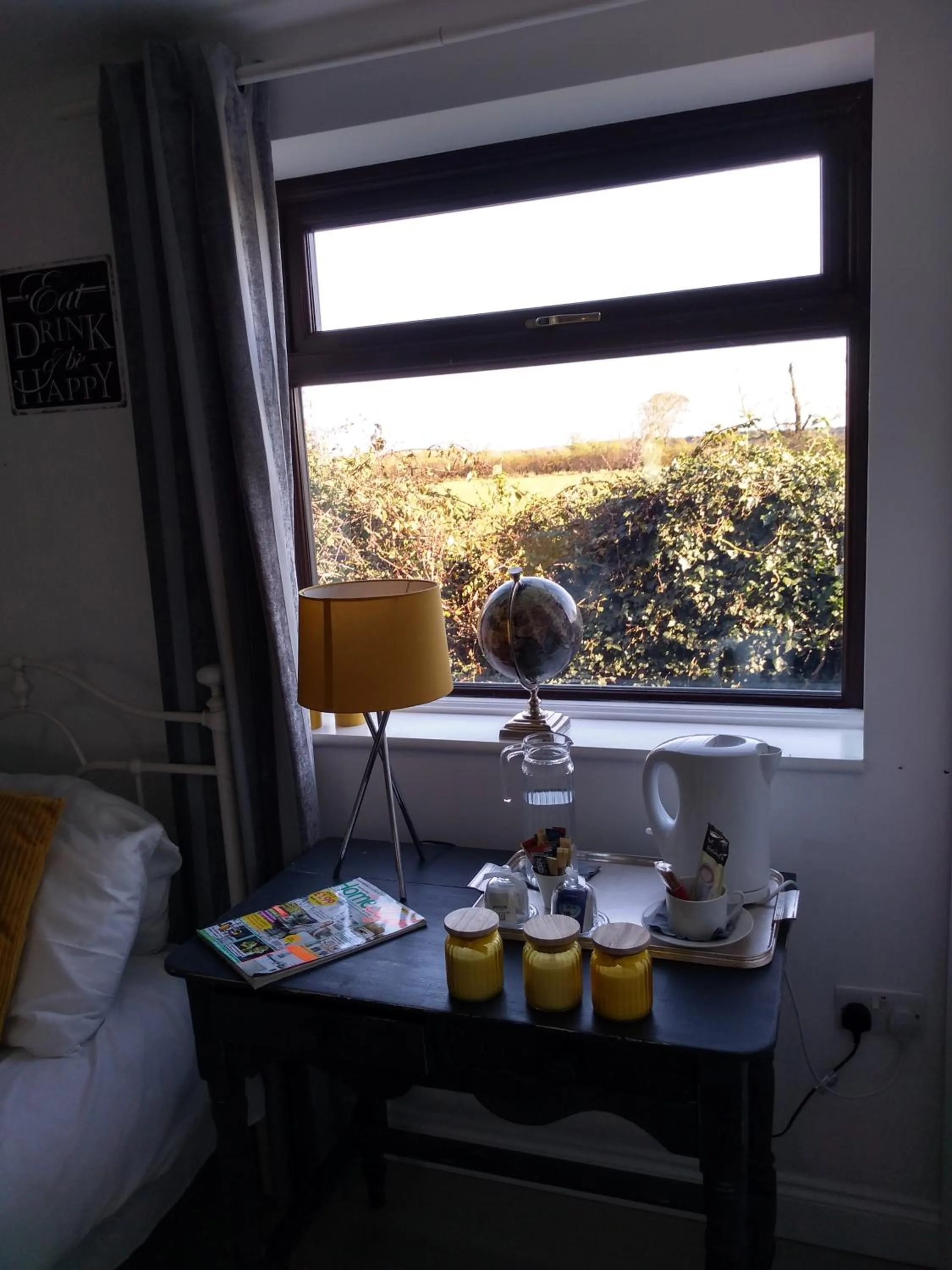 Coffee/tea facilities in The White Dove Bed and Breakfast with Glamping Newark showground