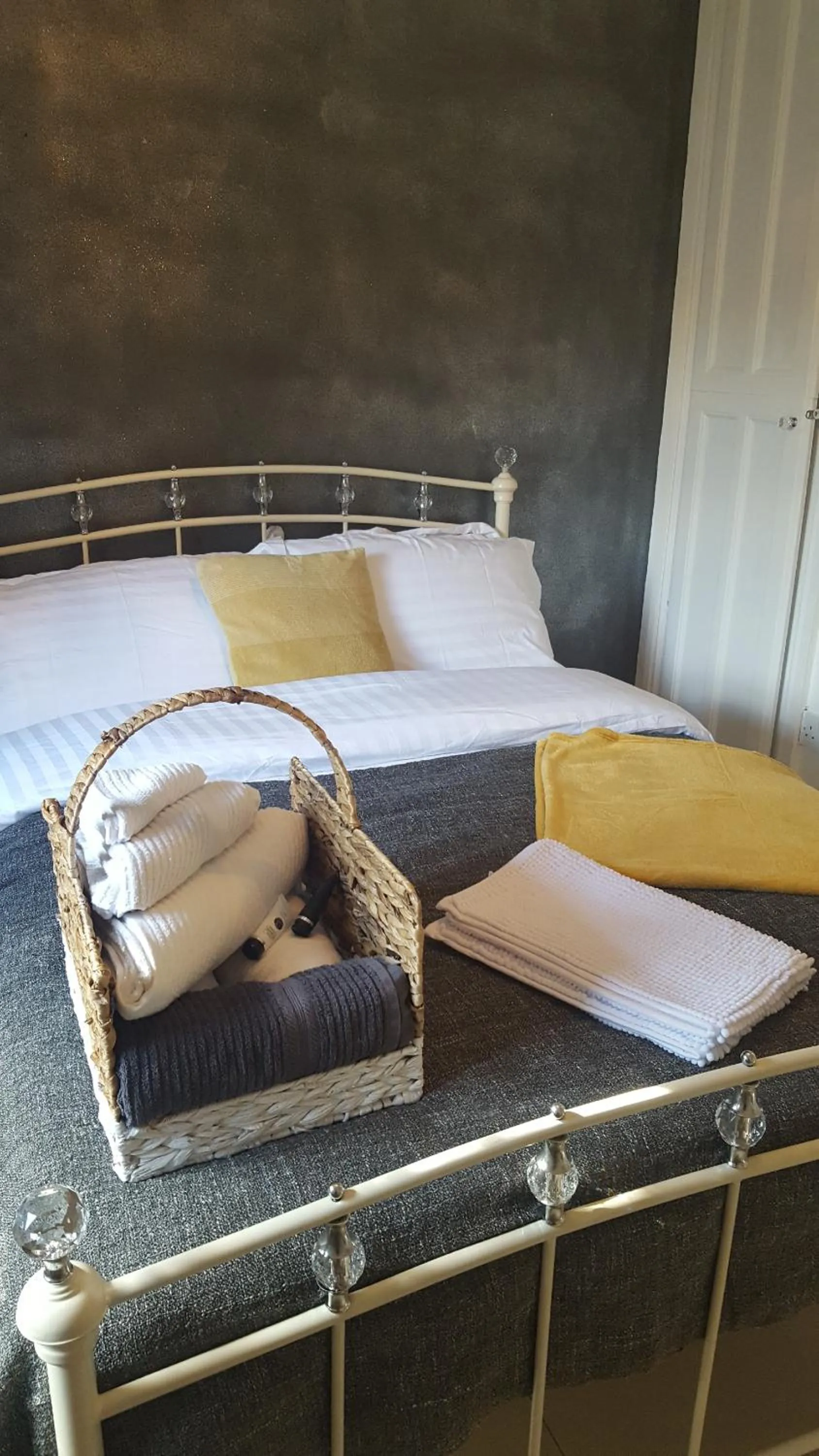 Bedroom in The White Dove Bed and Breakfast with Glamping Newark showground