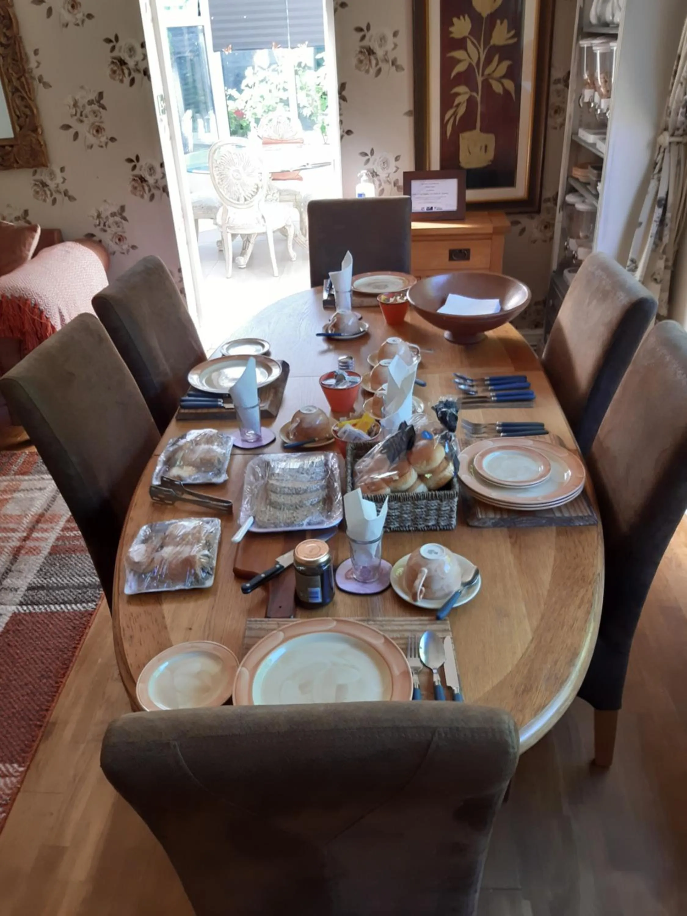 Restaurant/places to eat in The White Dove Bed and Breakfast with Glamping Newark showground