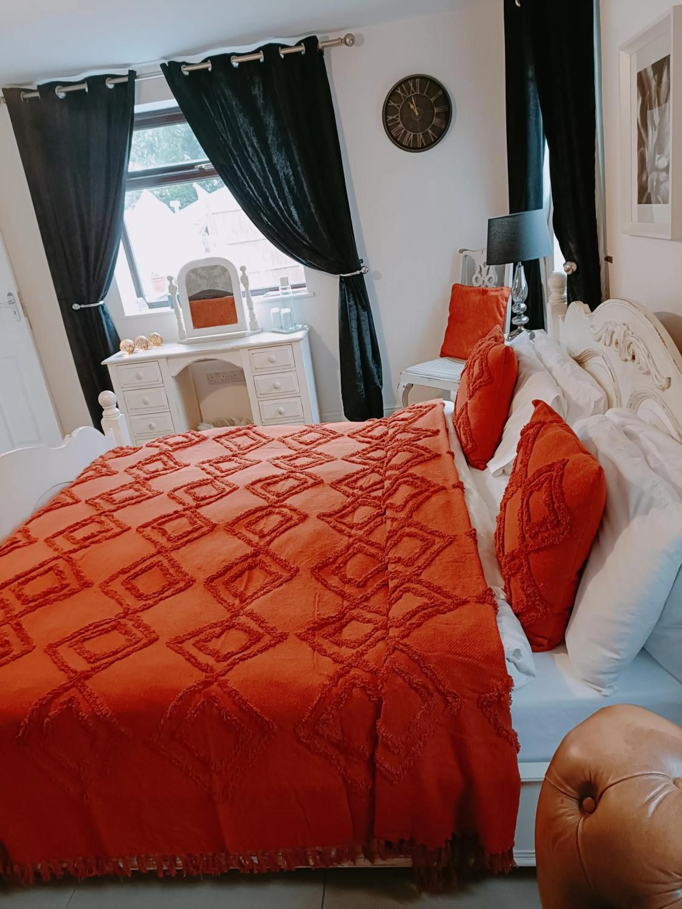 The White Dove Bed and Breakfast with Glamping Newark showground