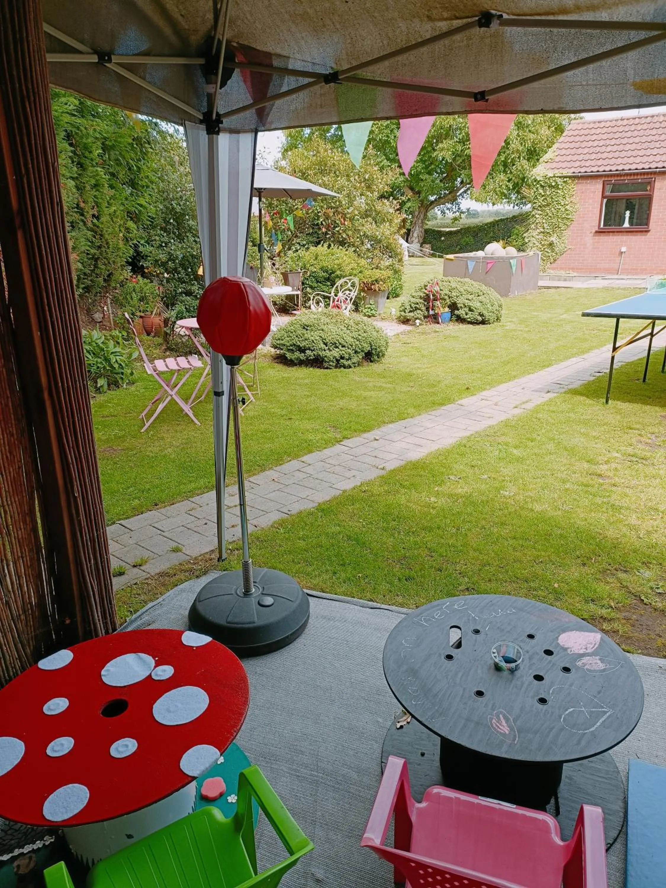 The White Dove Bed and Breakfast with Glamping Newark showground