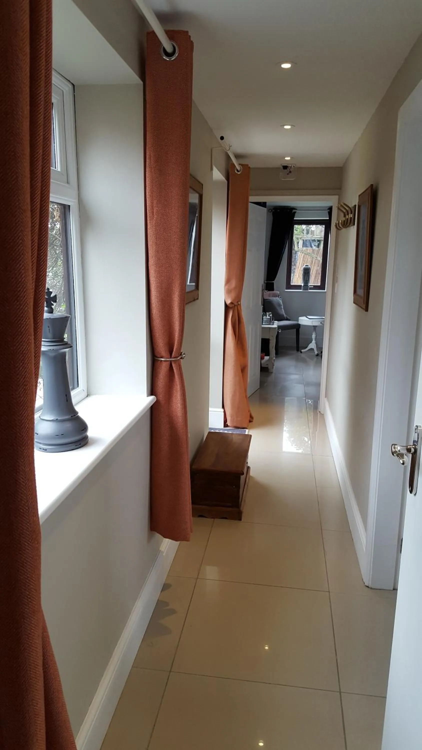 Lobby or reception in The White Dove Bed and Breakfast with Glamping Newark showground