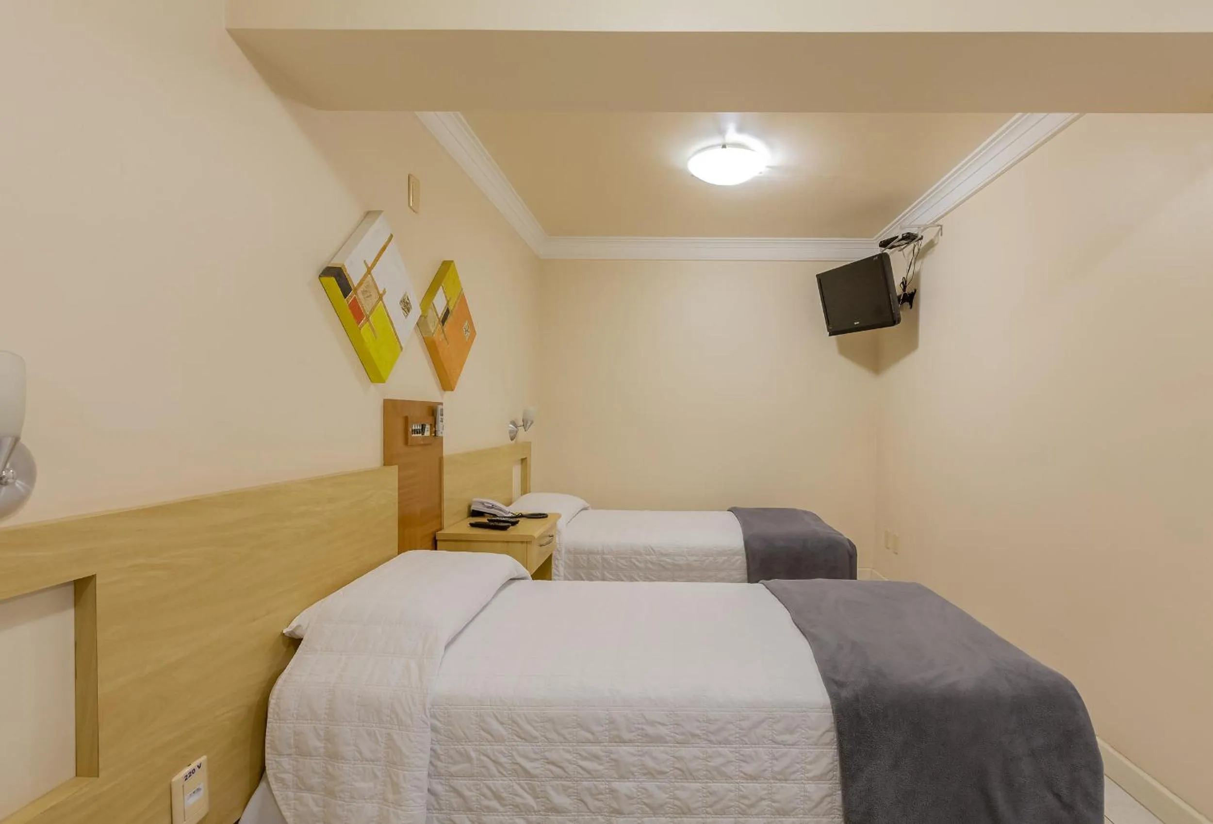 TV and multimedia, Bed in Tri Hotel Executive Criciúma