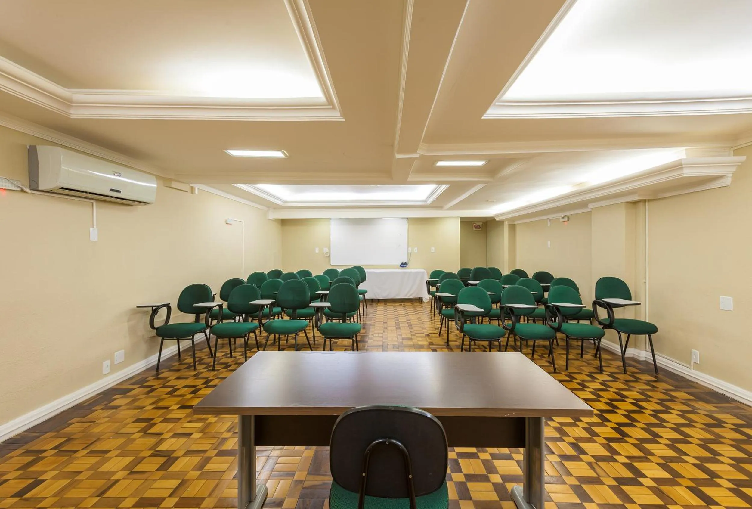 Meeting/conference room in Tri Hotel Criciúma