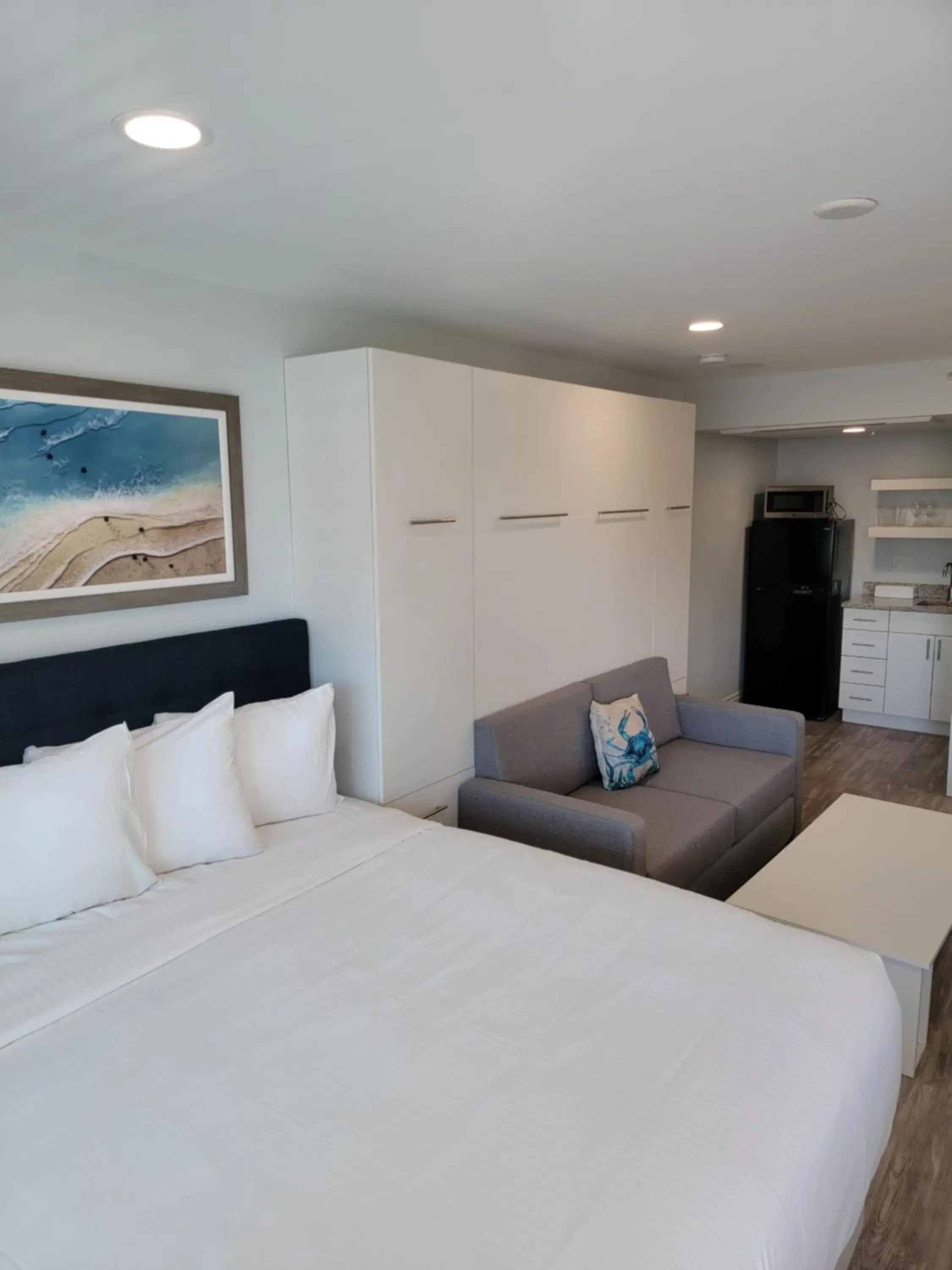 Photo of the whole room, Bed in Silver Surf Gulf Beach Resort Photo of the whole room, Bed in Silver Surf Gulf Beach Resort