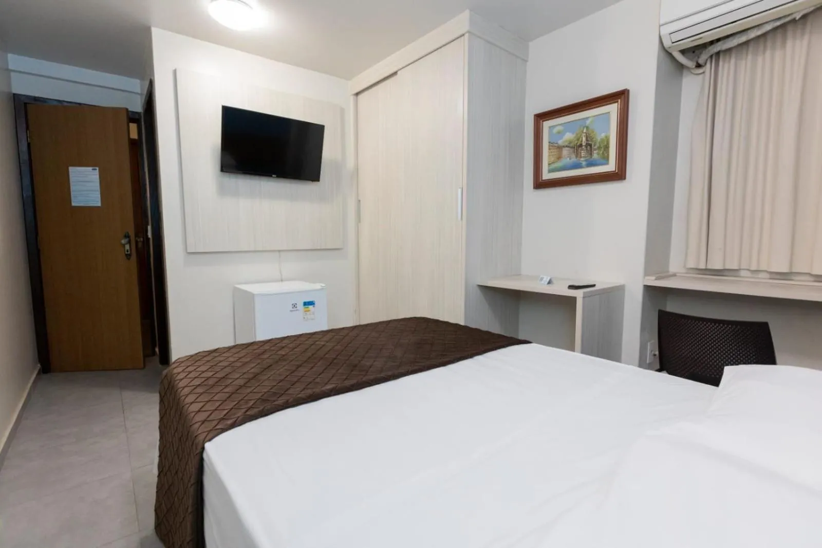 TV and multimedia, Bed in Hotel Lawrence