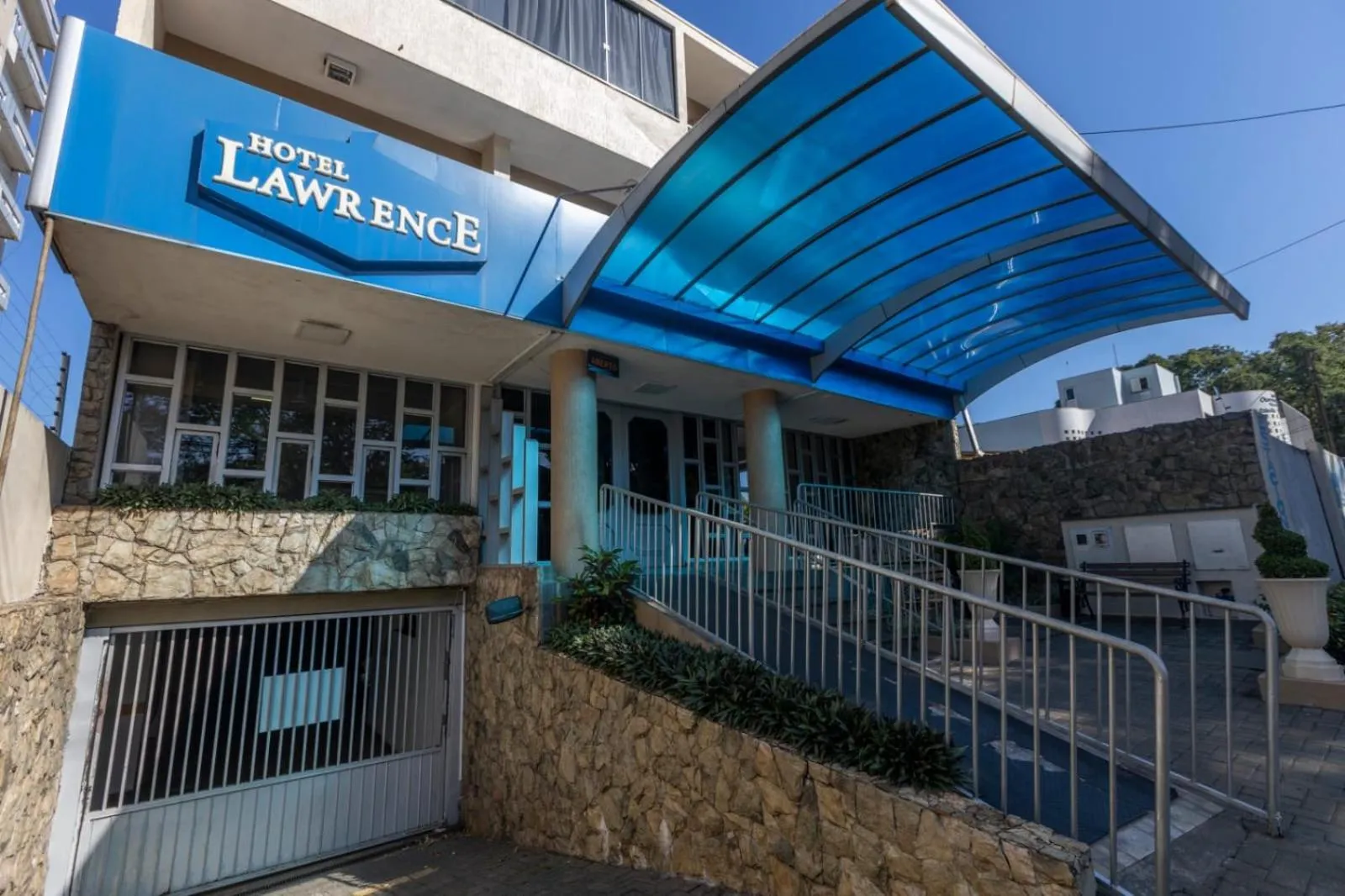 Property building in Hotel Lawrence