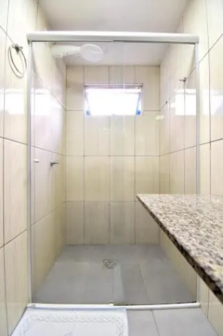 Shower in Hotel Lawrence