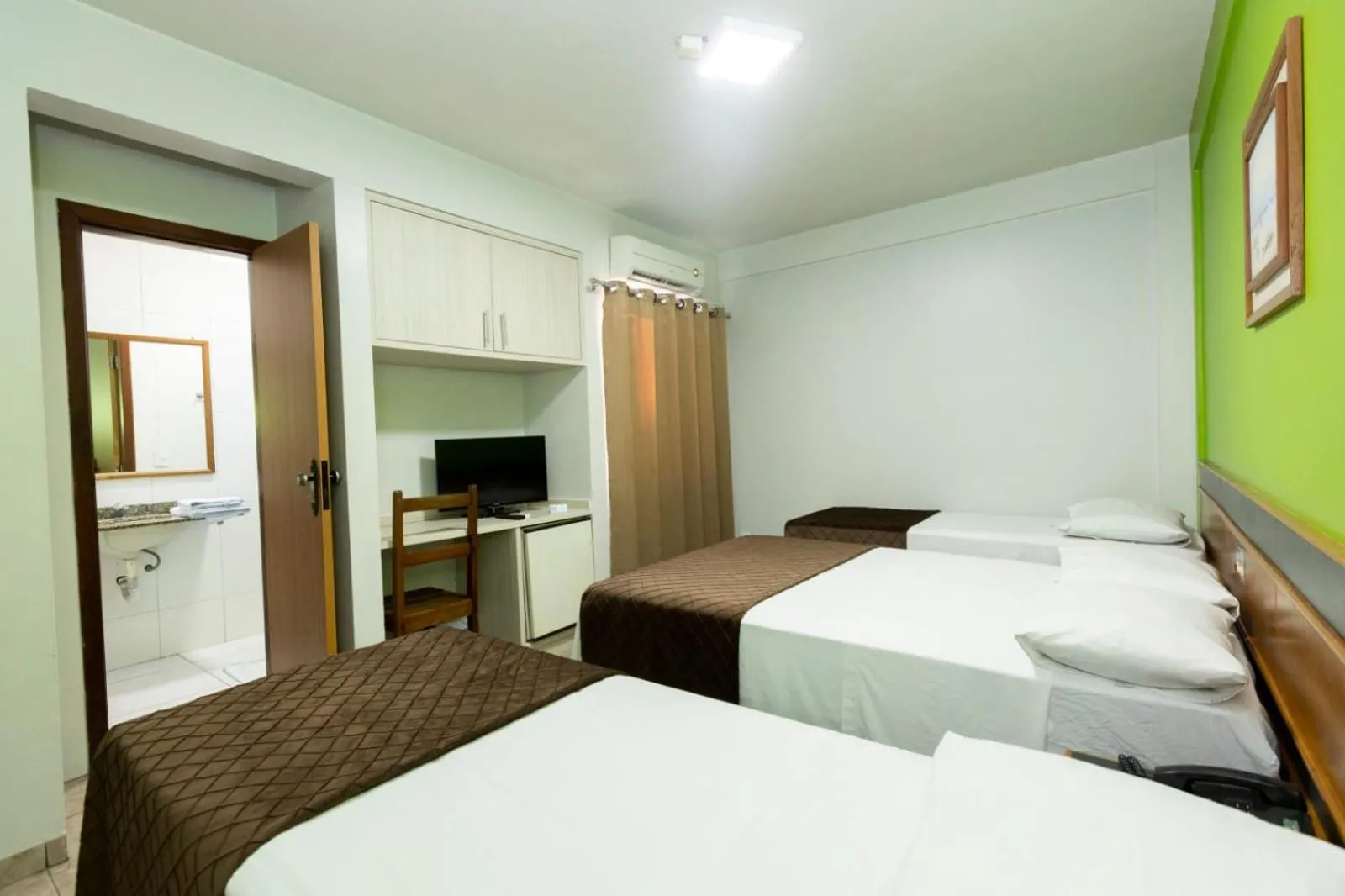 Bed in Hotel Lawrence