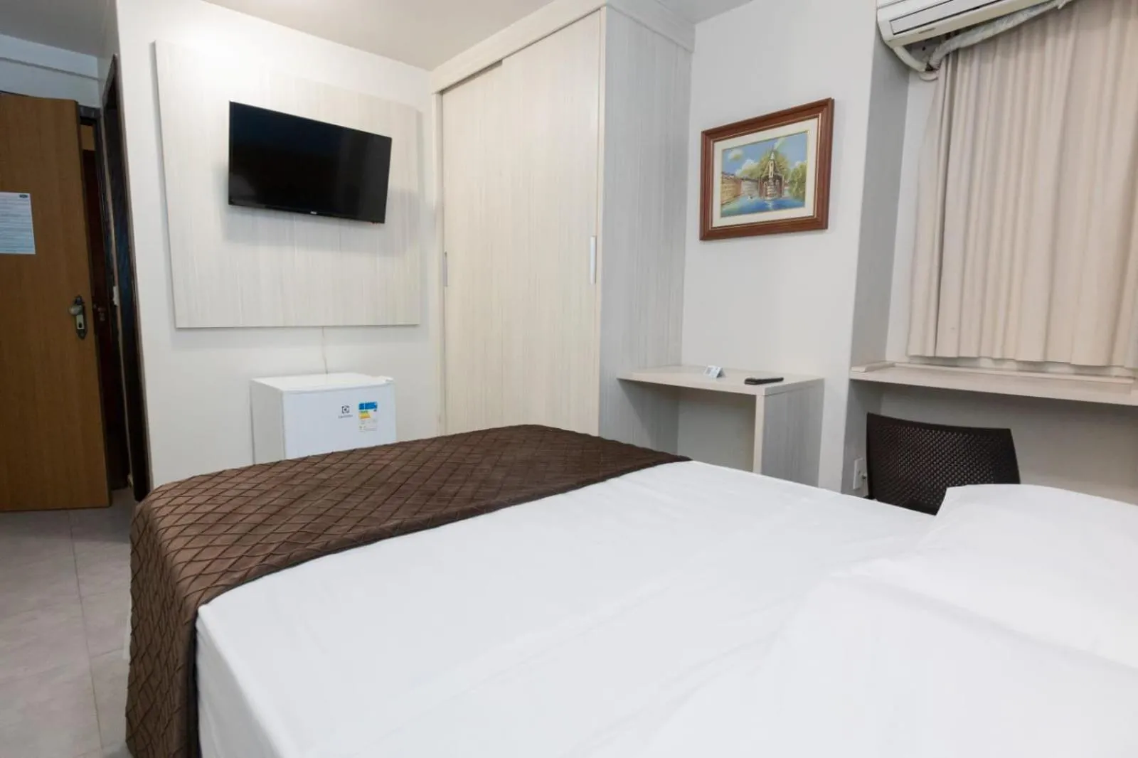 TV and multimedia, Bed in Hotel Lawrence