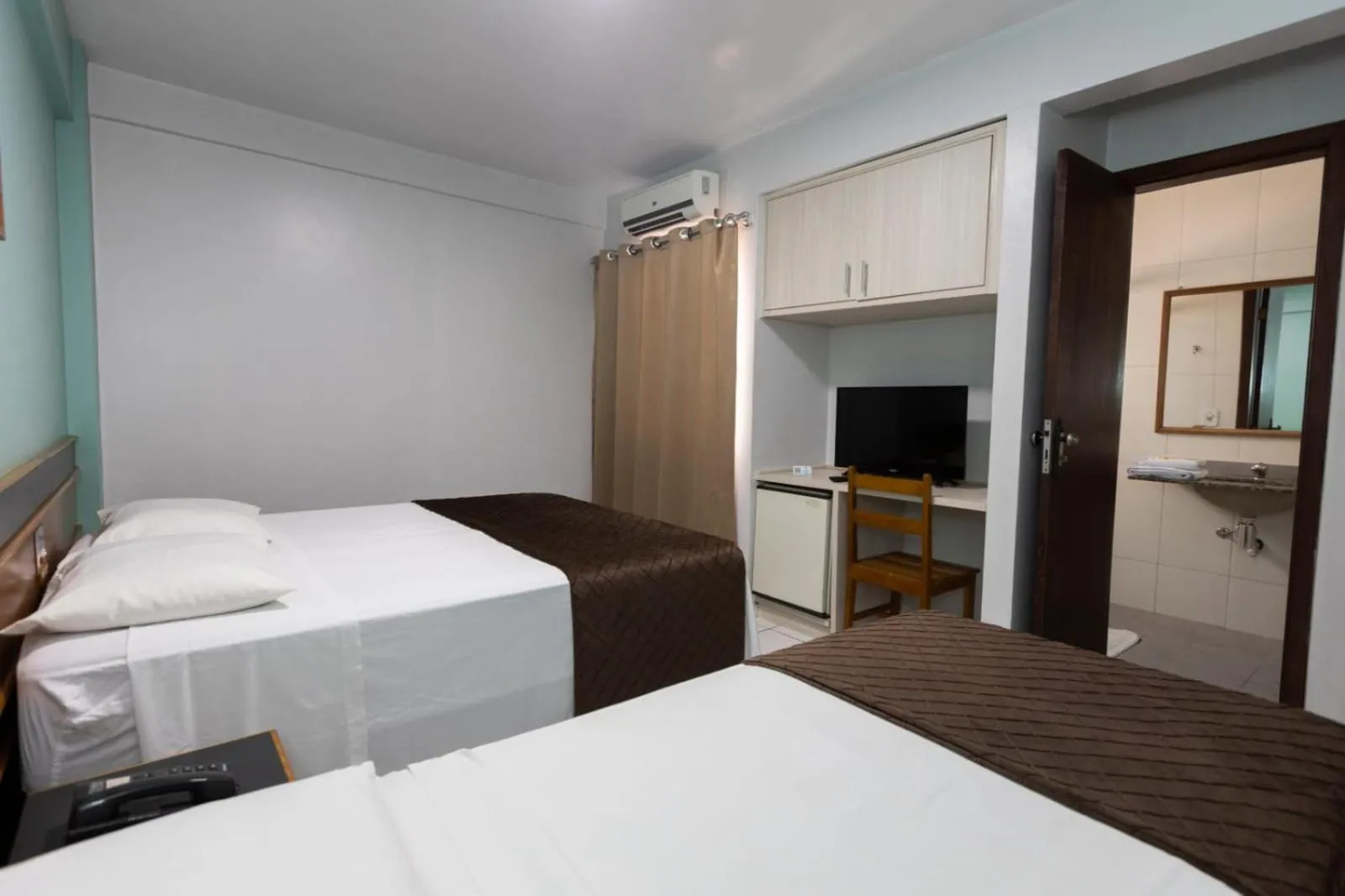Bed in Hotel Lawrence