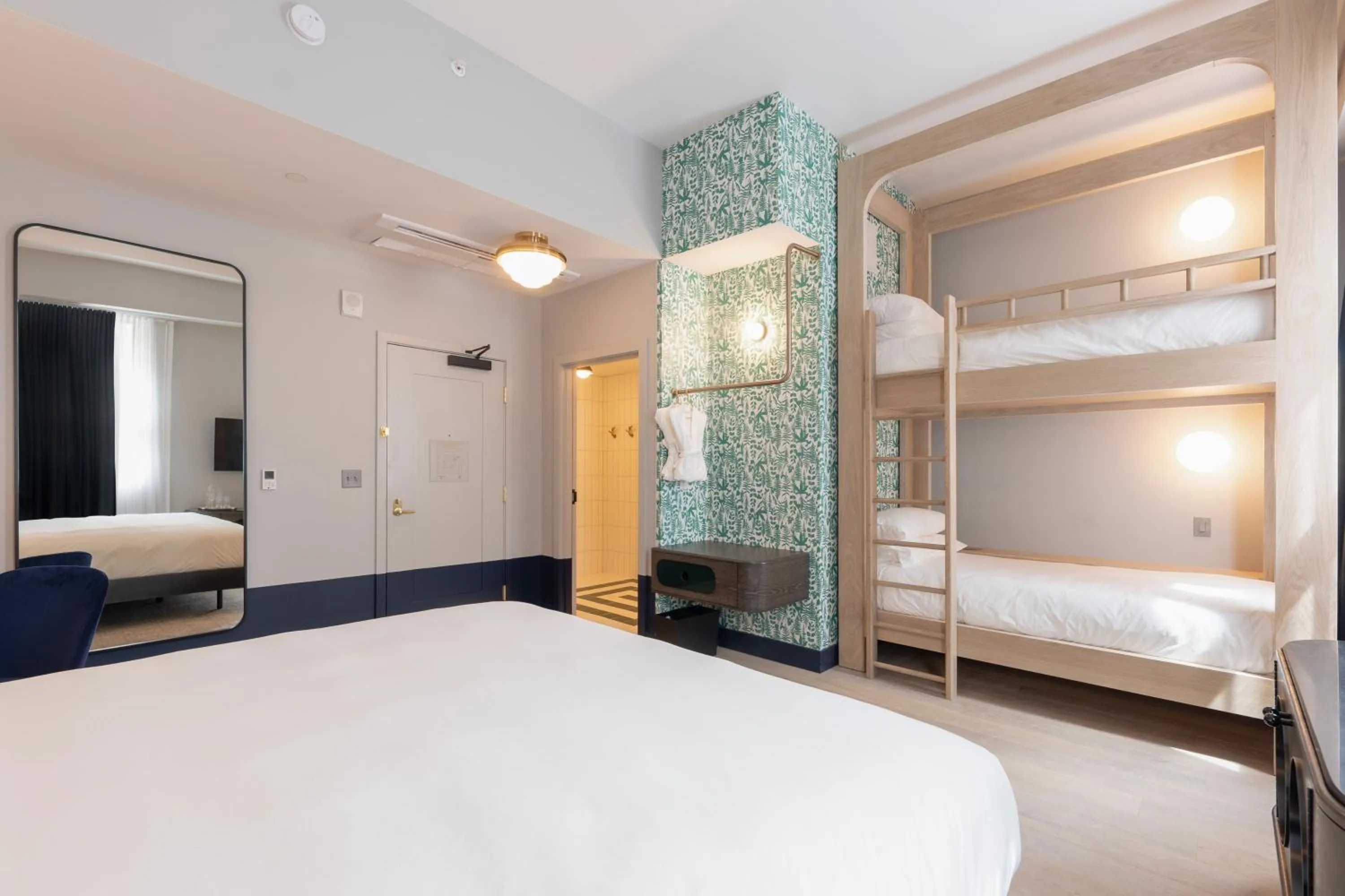 Photo of the whole room, Bed in Woodlark Hotel Portland, a Tribute Portfolio Hotel