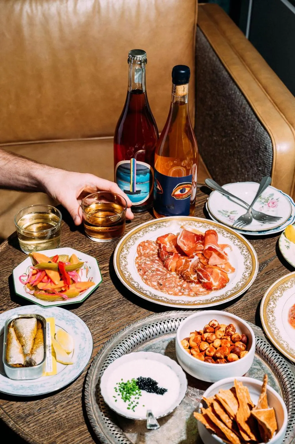 Lounge or bar in Woodlark Hotel Portland, a Tribute Portfolio Hotel