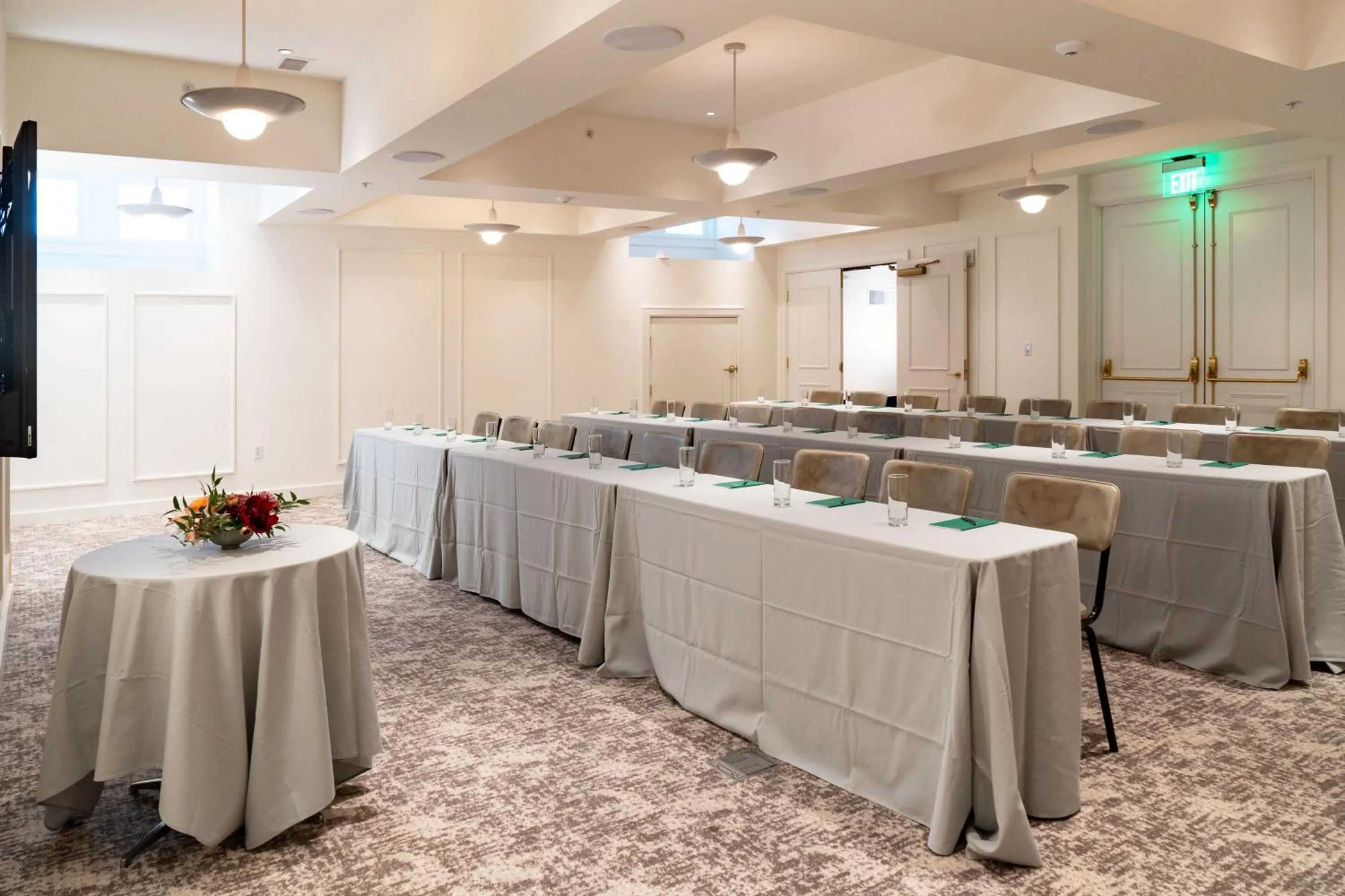 Meeting/conference room in Woodlark Hotel Portland, a Tribute Portfolio Hotel