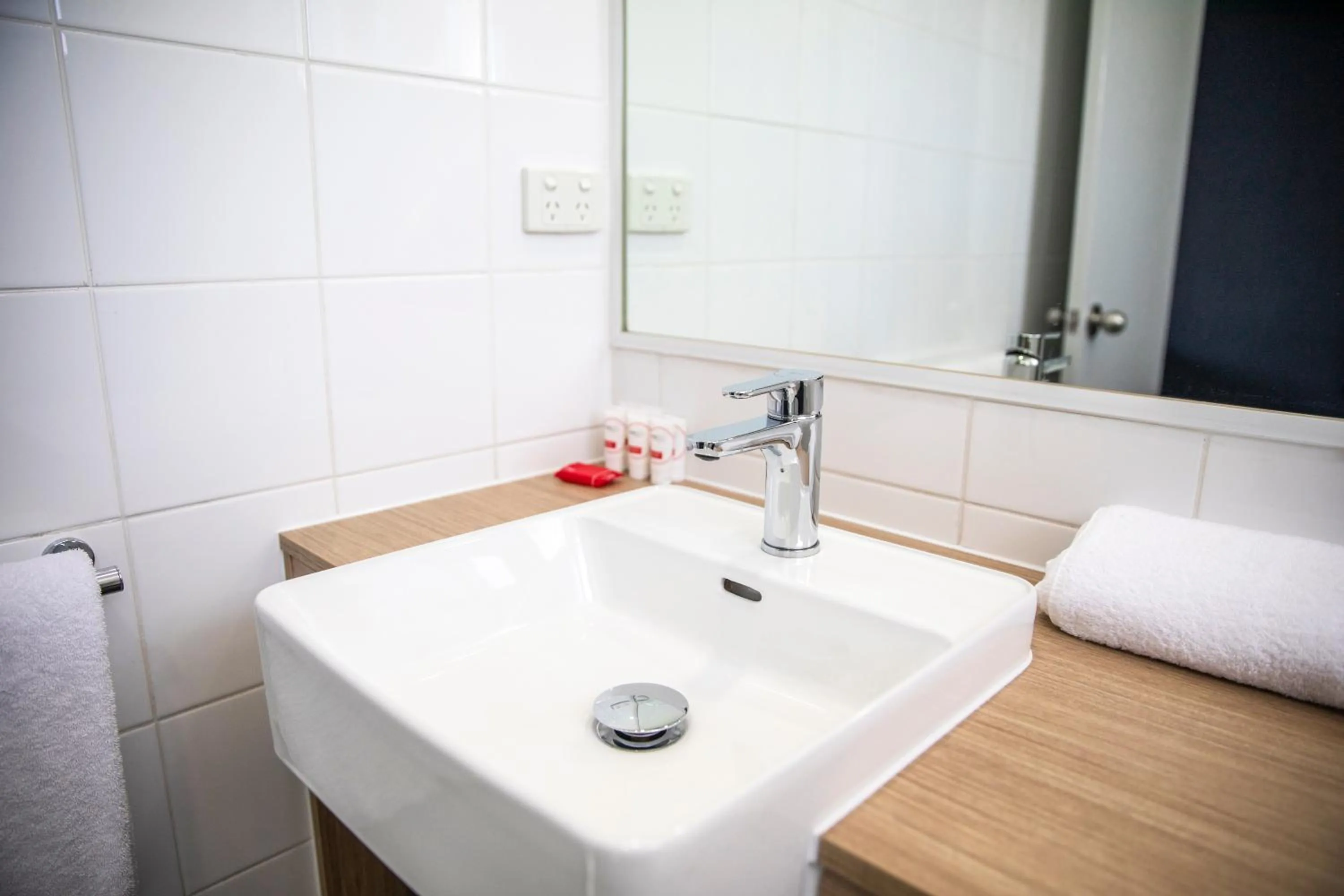 Bathroom in Nightcap at Horse & Jockey Hotel Warwick