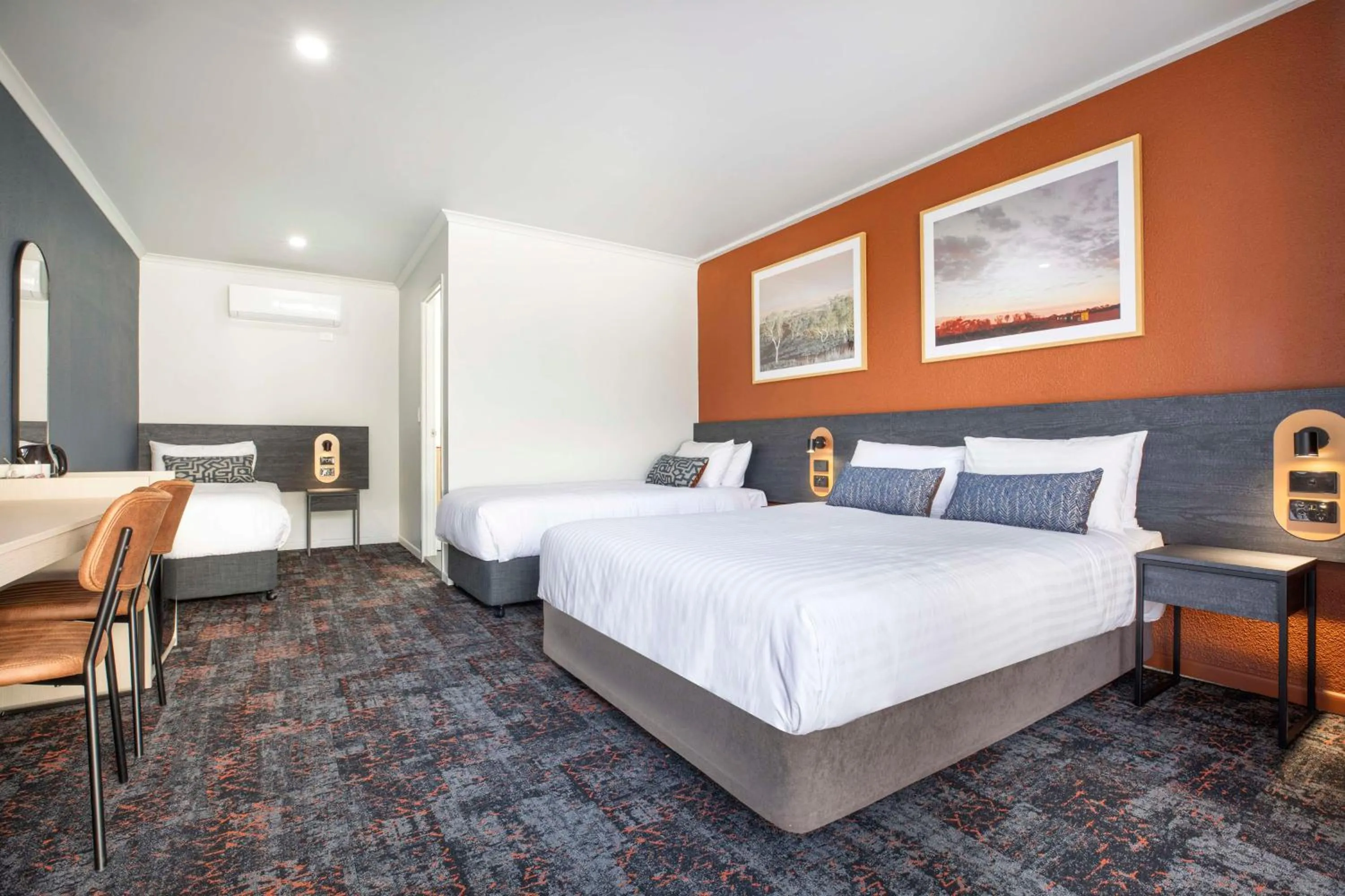 Bedroom, Bed in Nightcap at Horse & Jockey Hotel Warwick