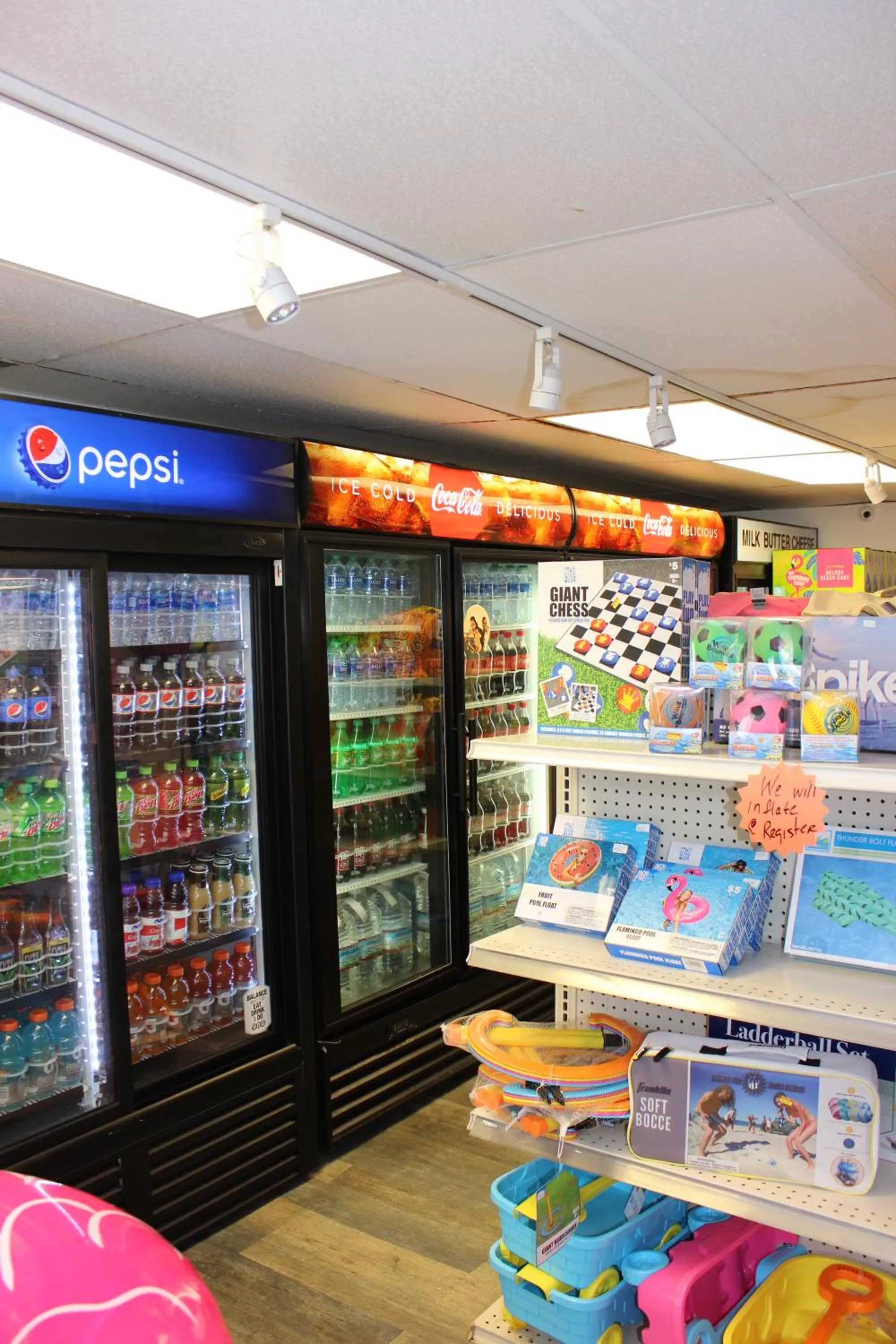 On-site shops in Blue Water Inn