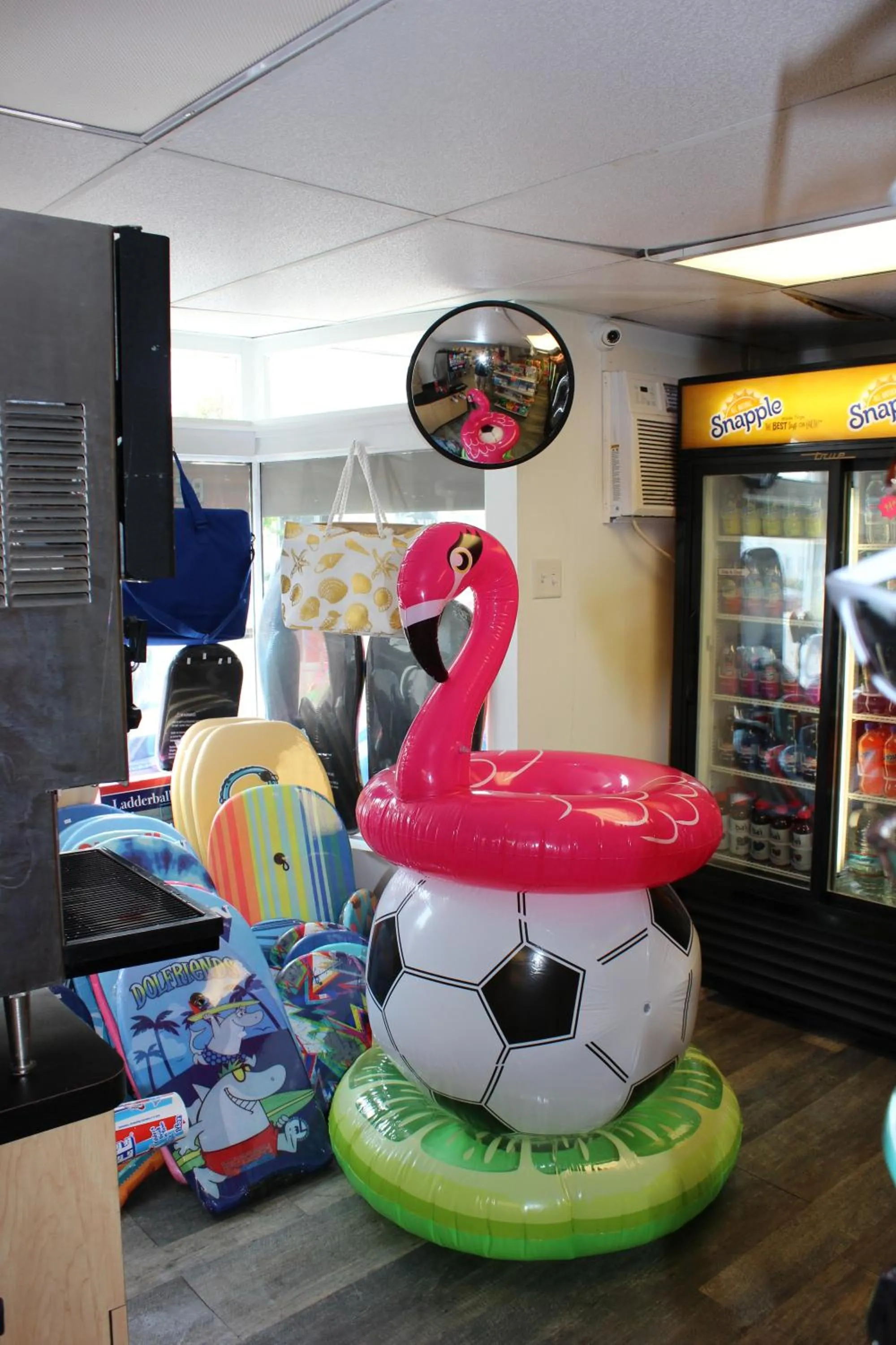 On-site shops in Blue Water Inn