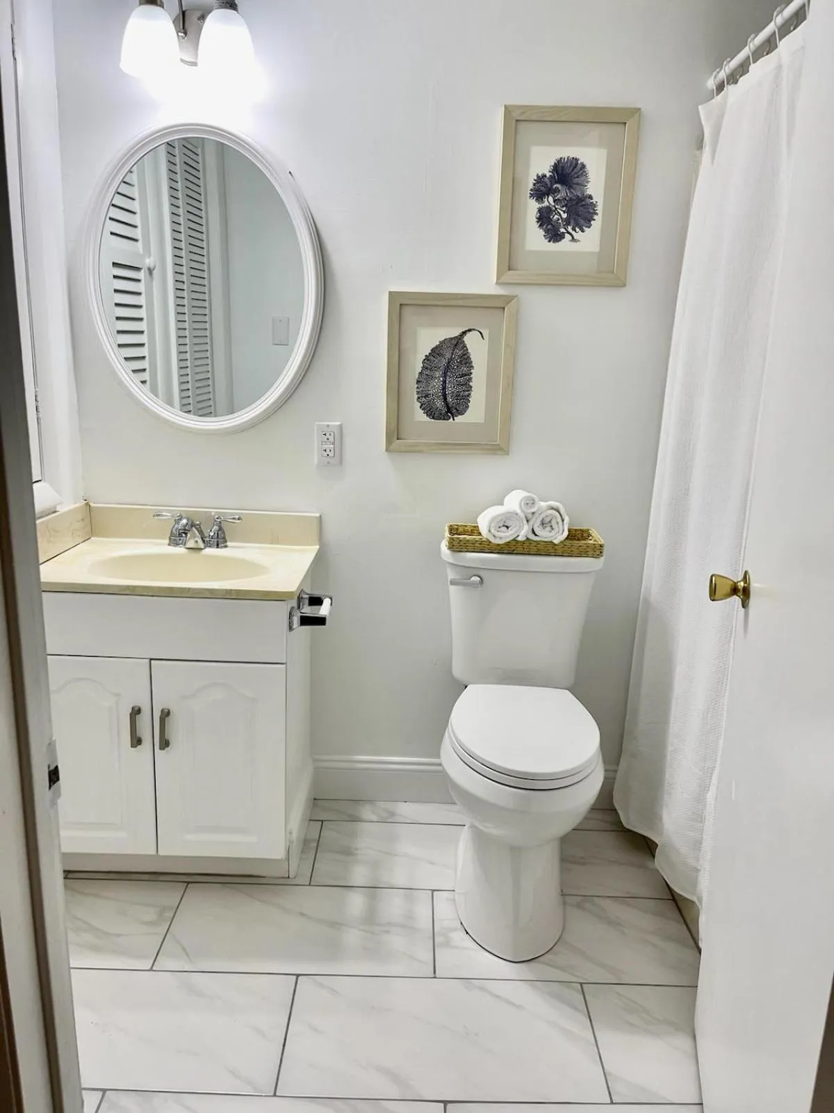 Bathroom in Blue Water Inn