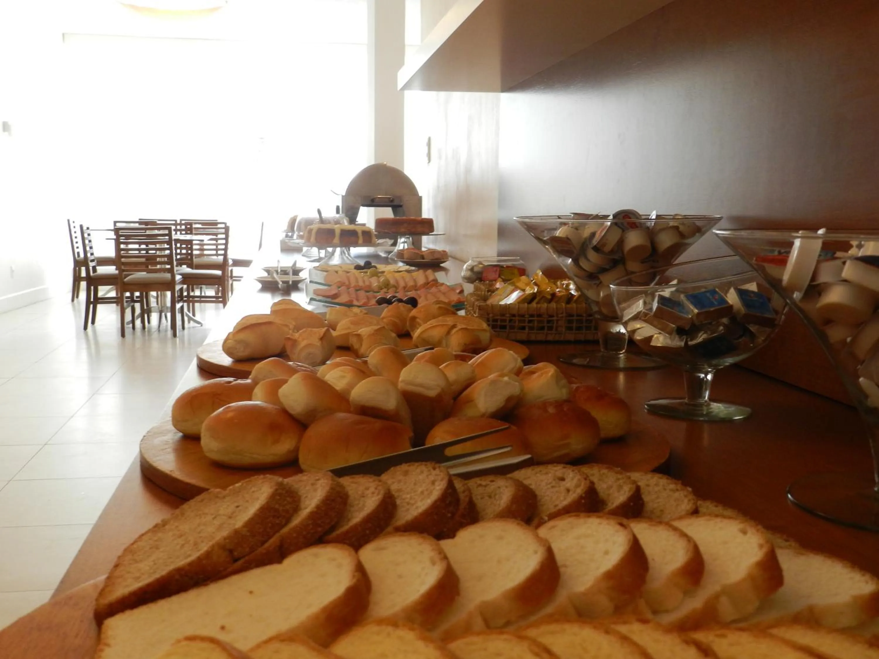Restaurant/places to eat in Casablanca Center Hotel