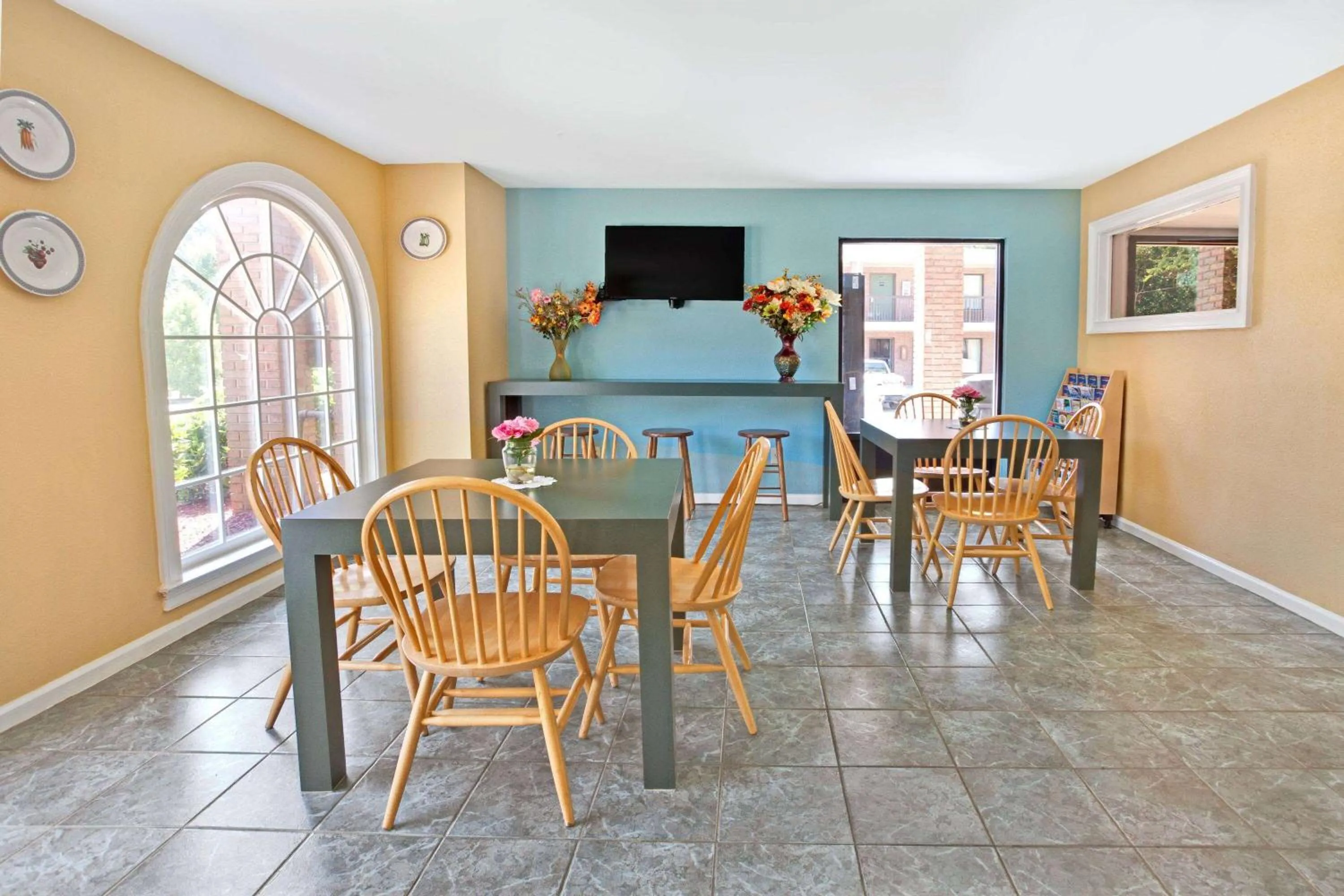 Breakfast in Super 8 by Wyndham Acworth/Atlanta Area