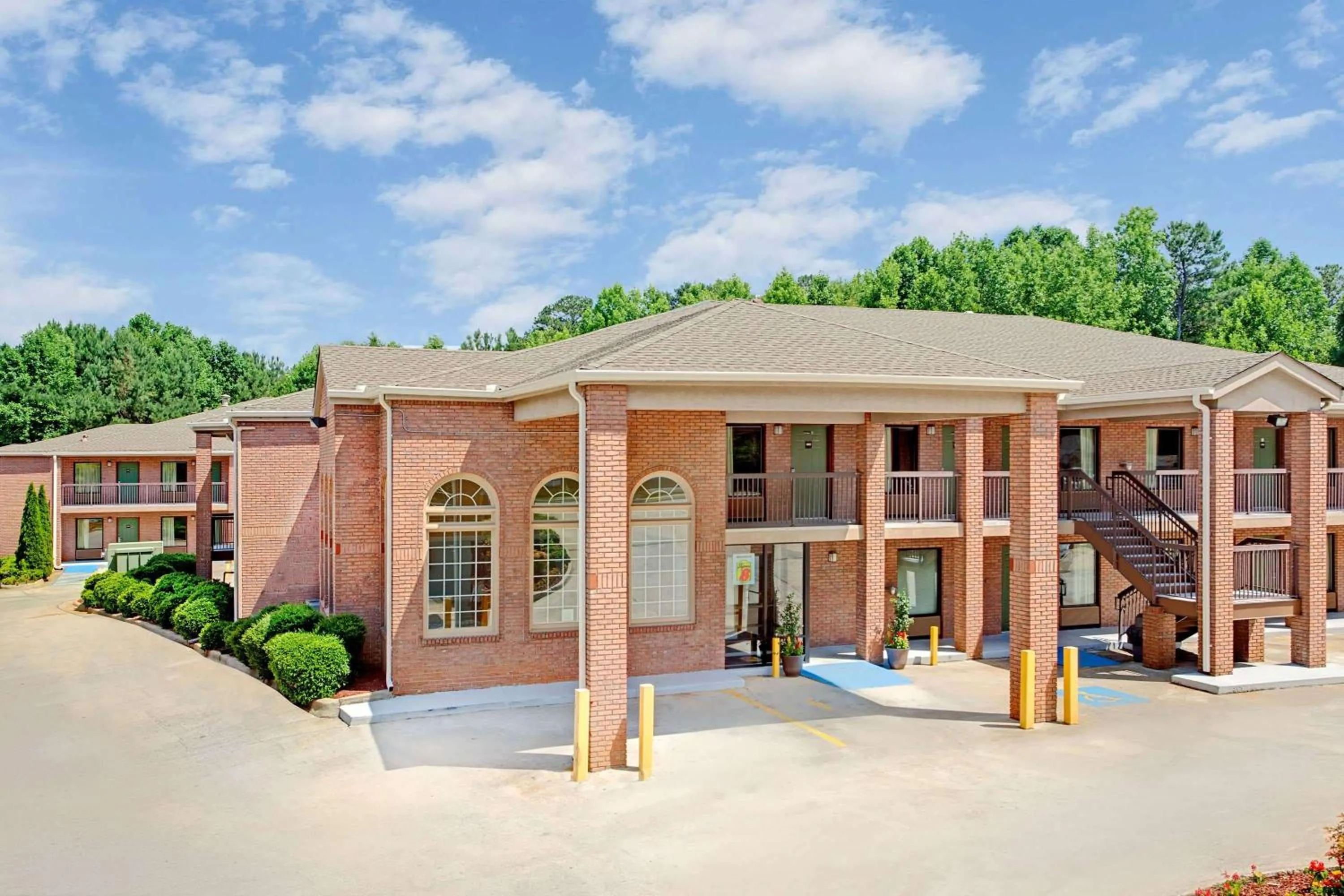 Property building in Super 8 by Wyndham Acworth/Atlanta Area