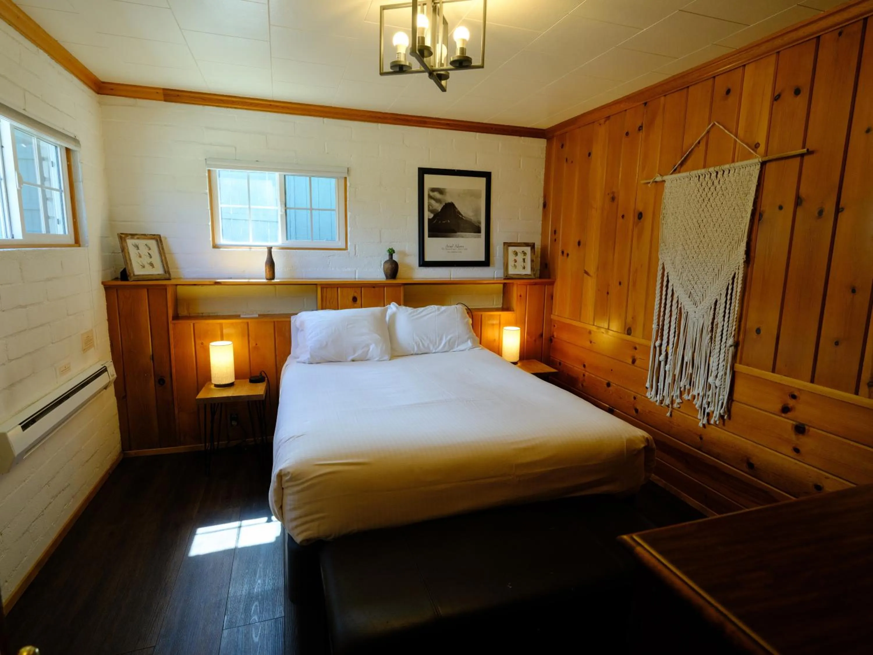 Bedroom, Bed in Lake Front Cabins