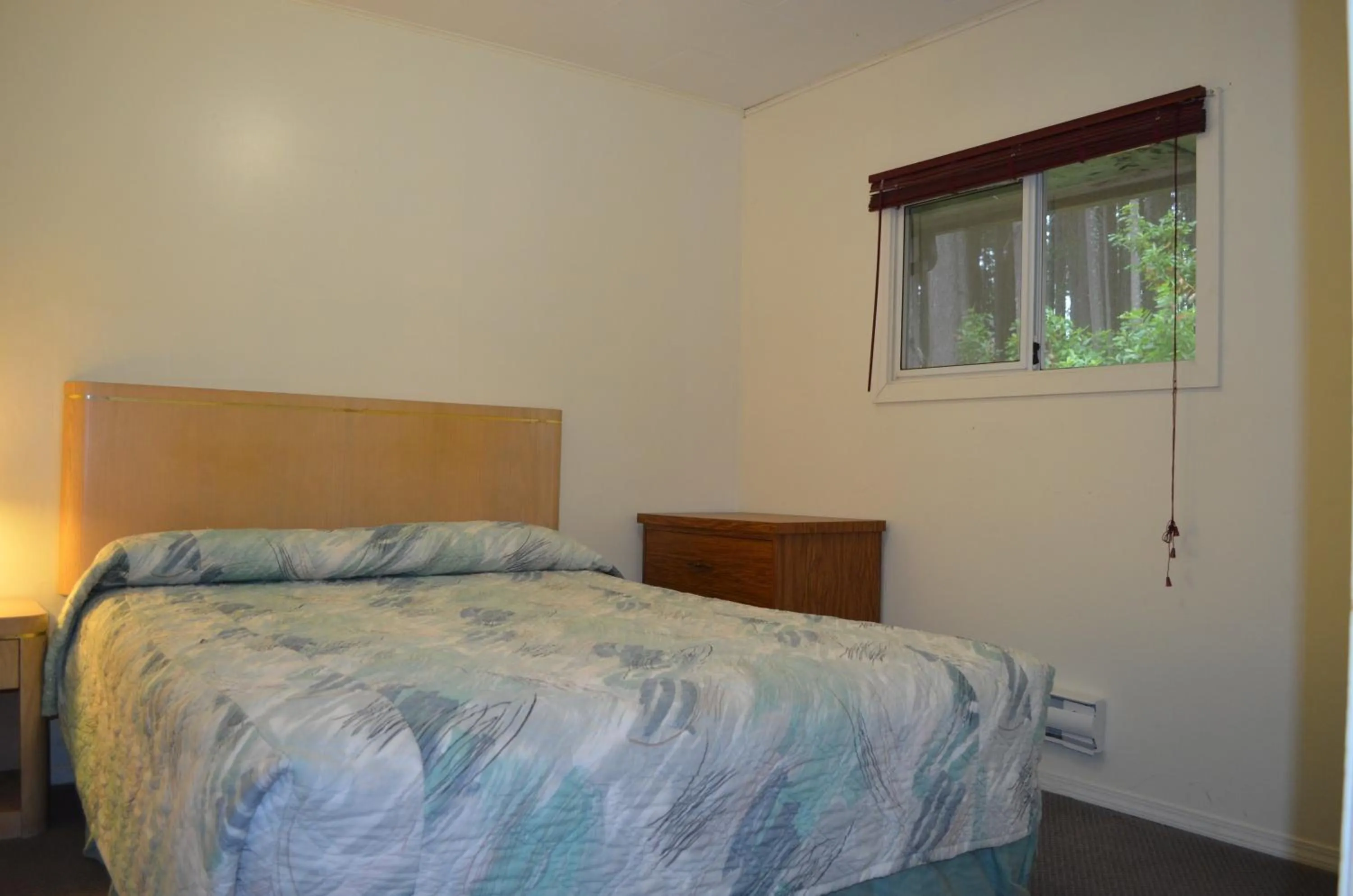 Bed in Seaside Villa Motel & RV Park