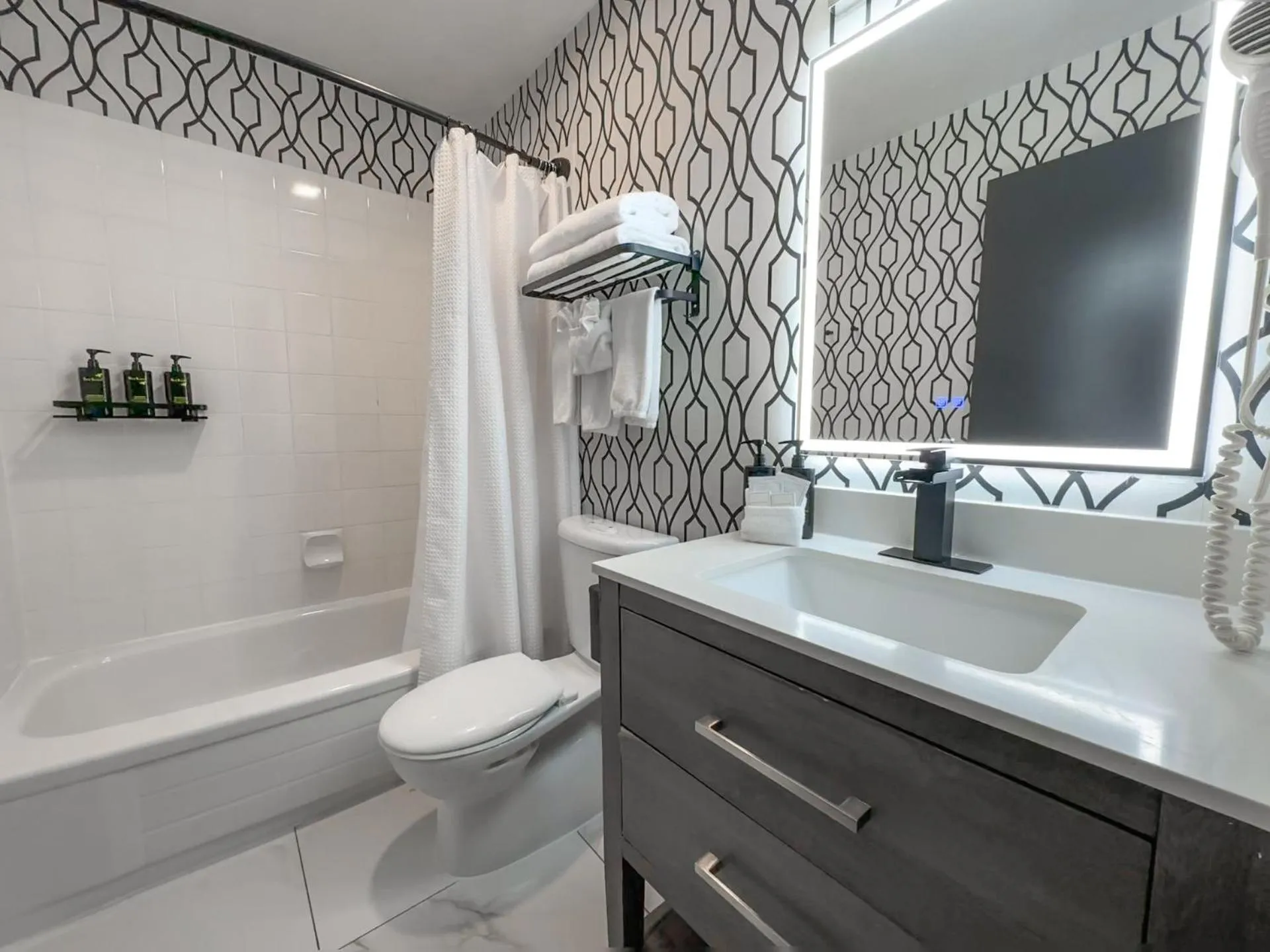 Shower in The Spot at Porpoise Bay