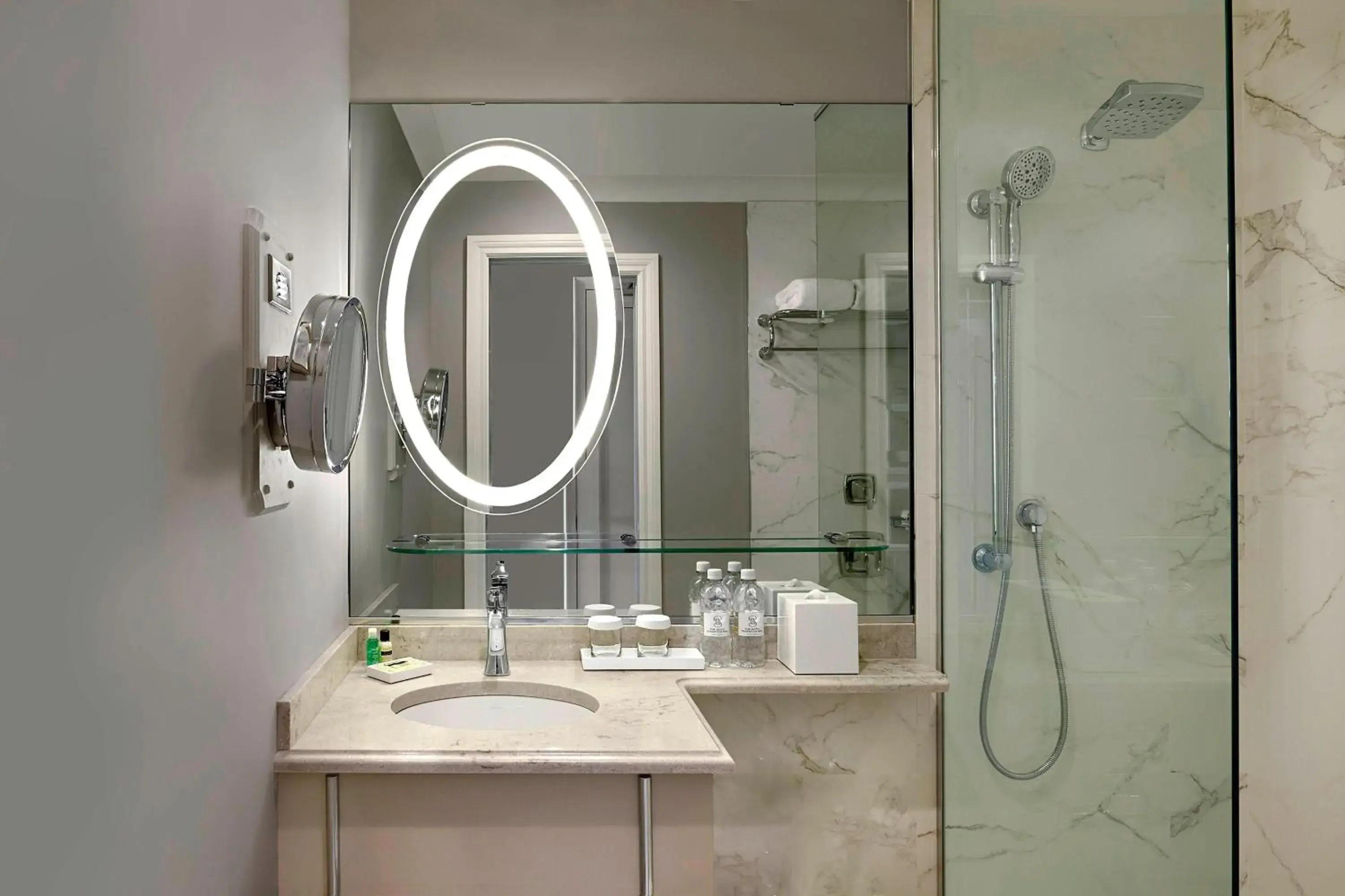 Executive King Suite in The Hotel Saskatchewan, Autograph Collection Executive King Suite in The Hotel Saskatchewan, Autograph Collection