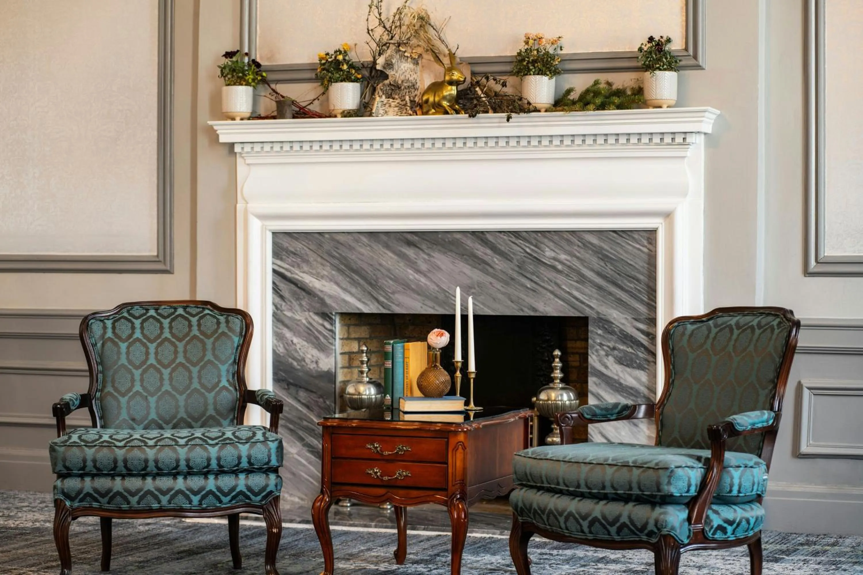 Lounge or bar in The Hotel Saskatchewan, Autograph Collection