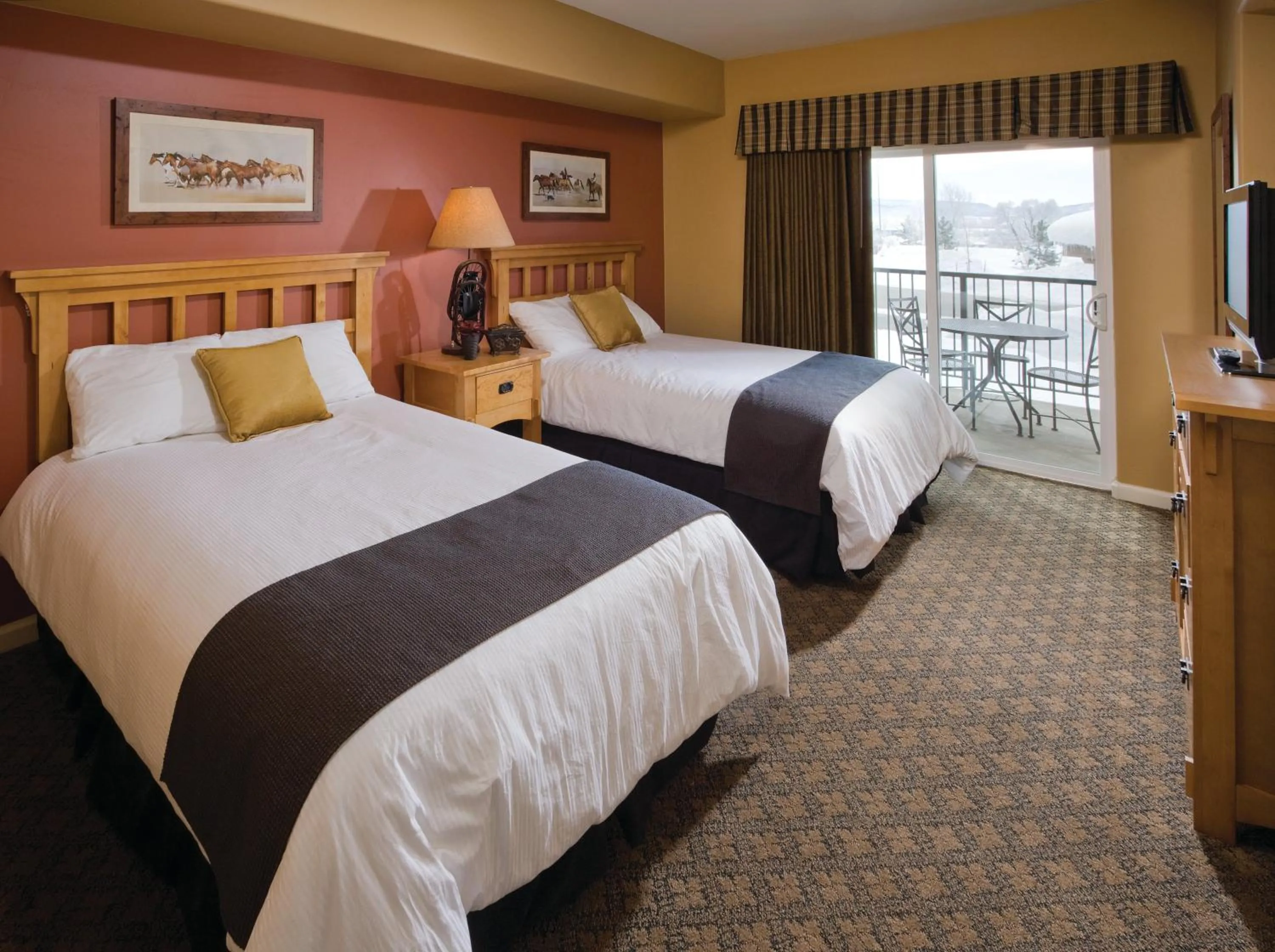 Photo of the whole room, Bed in Club Wyndham Steamboat Springs