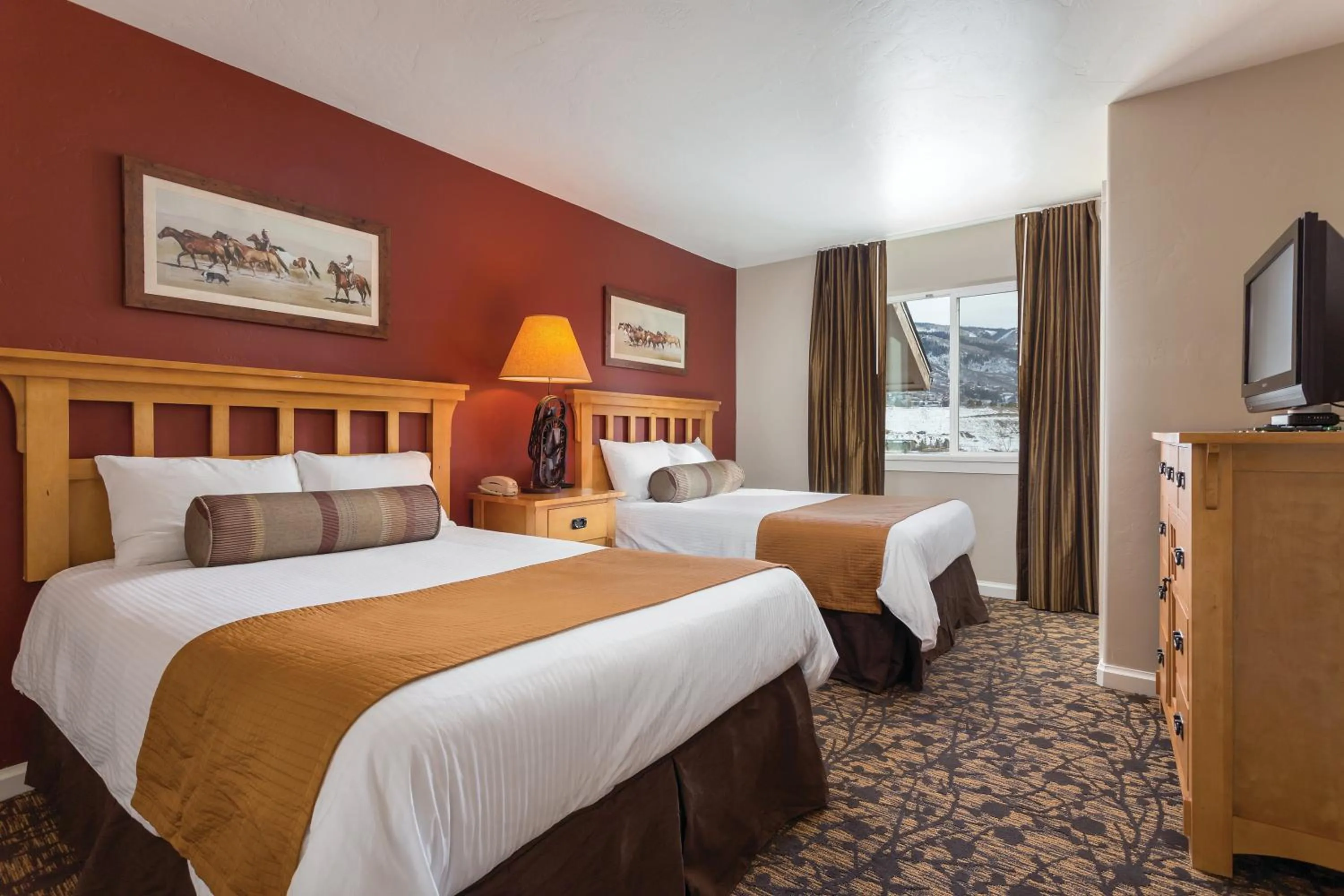 Photo of the whole room, Bed in Club Wyndham Steamboat Springs