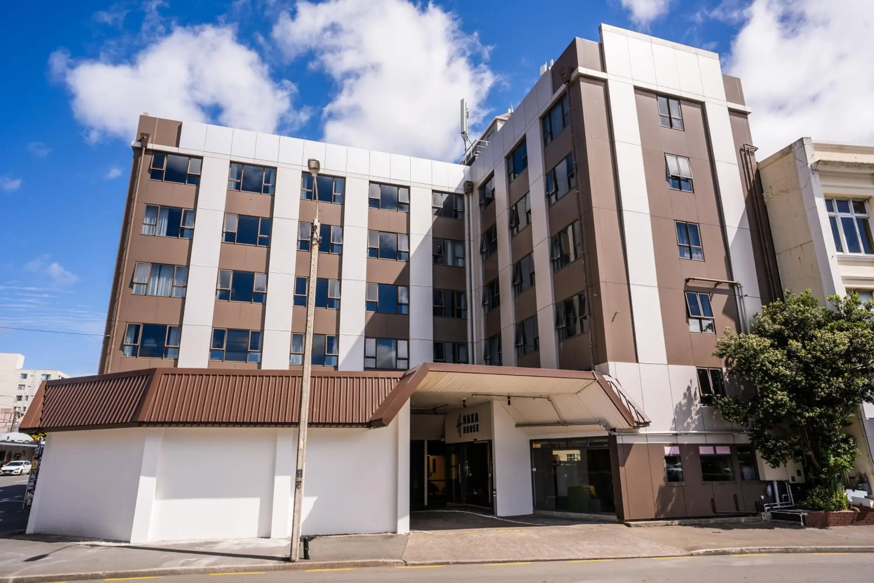 Facade/entrance in Haka House Wellington Facade/entrance in Haka House Wellington