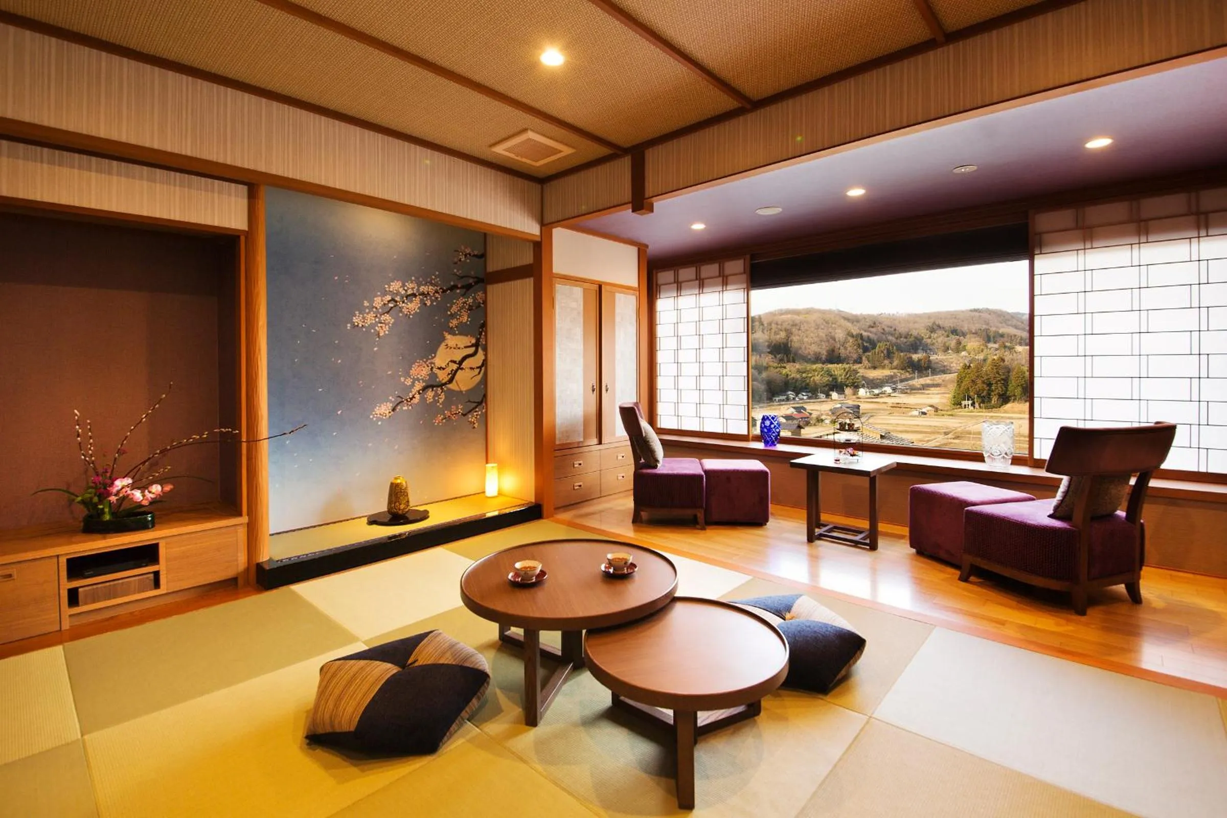 Photo of the whole room in Kanazawa Hyakurakusou