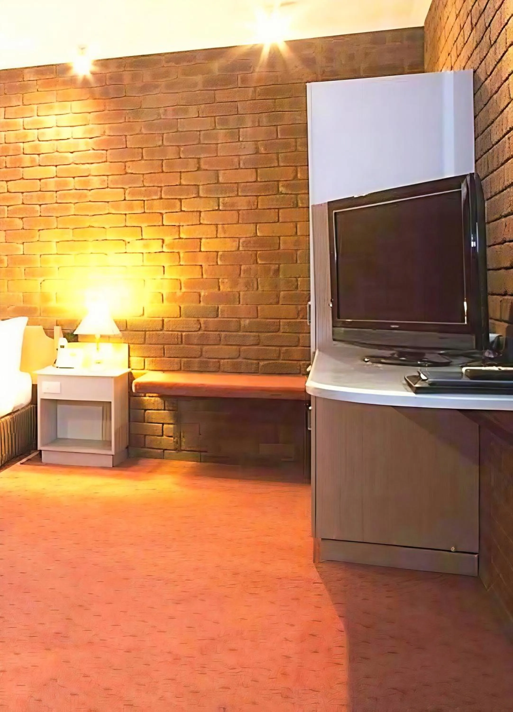 Bed in Fountain Court Motor Inn Albury