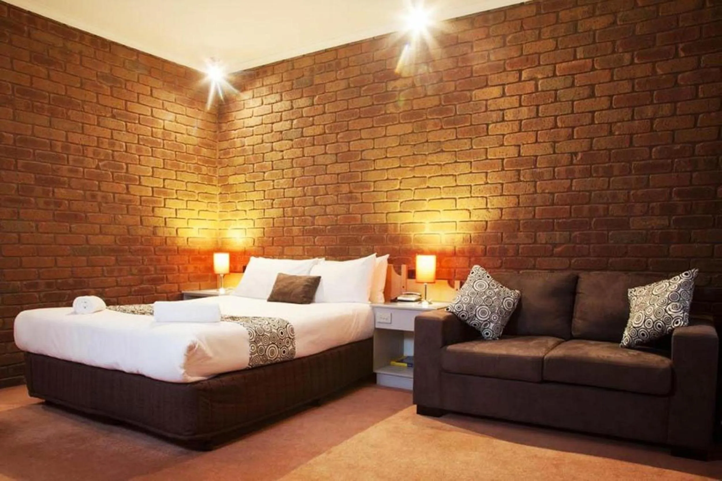 Bed in Fountain Court Motor Inn Albury