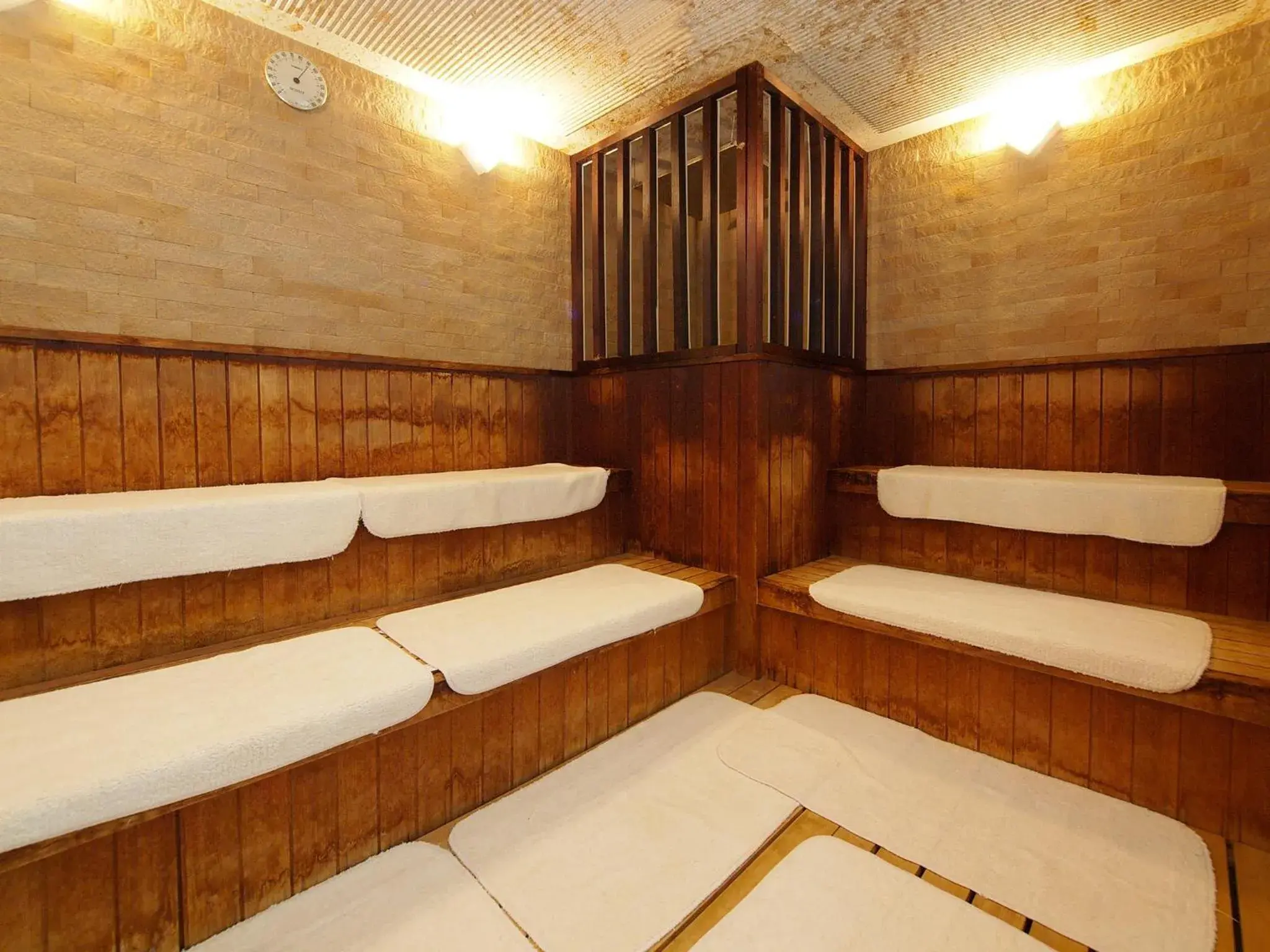 Sauna in Tonami Royal Hotel