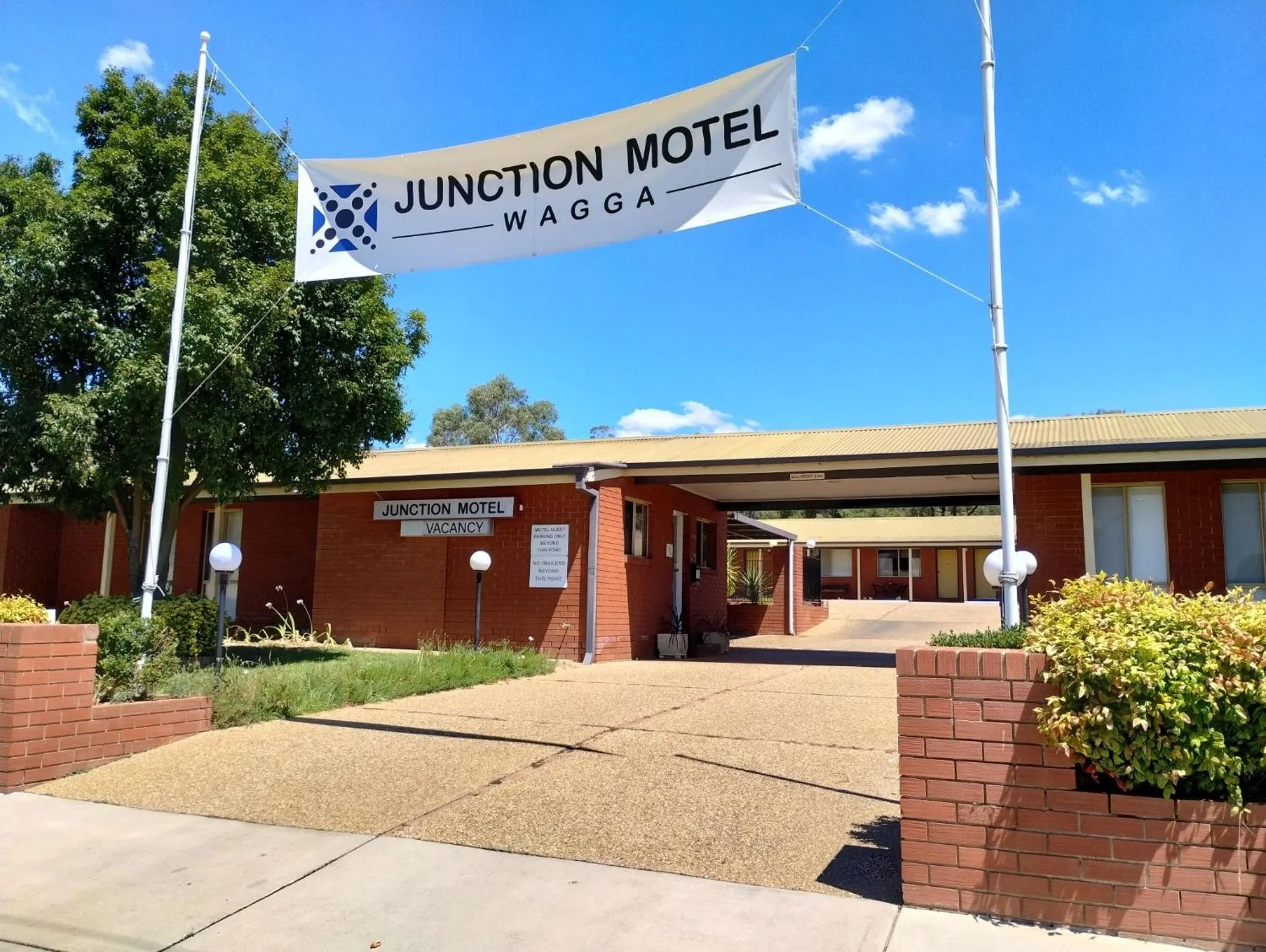 Property building in Junction Motel Wagga