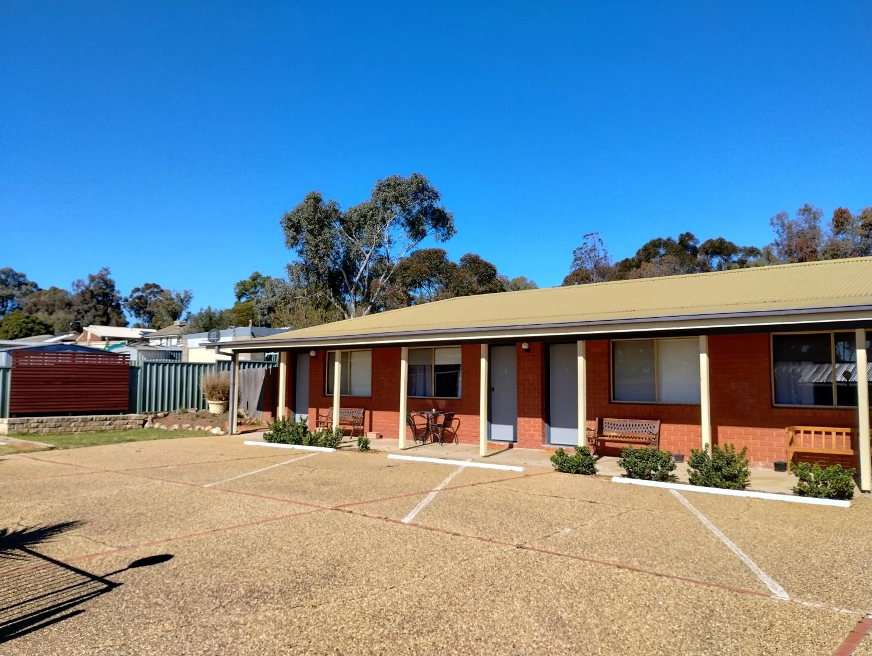 Parking in Junction Motel Wagga