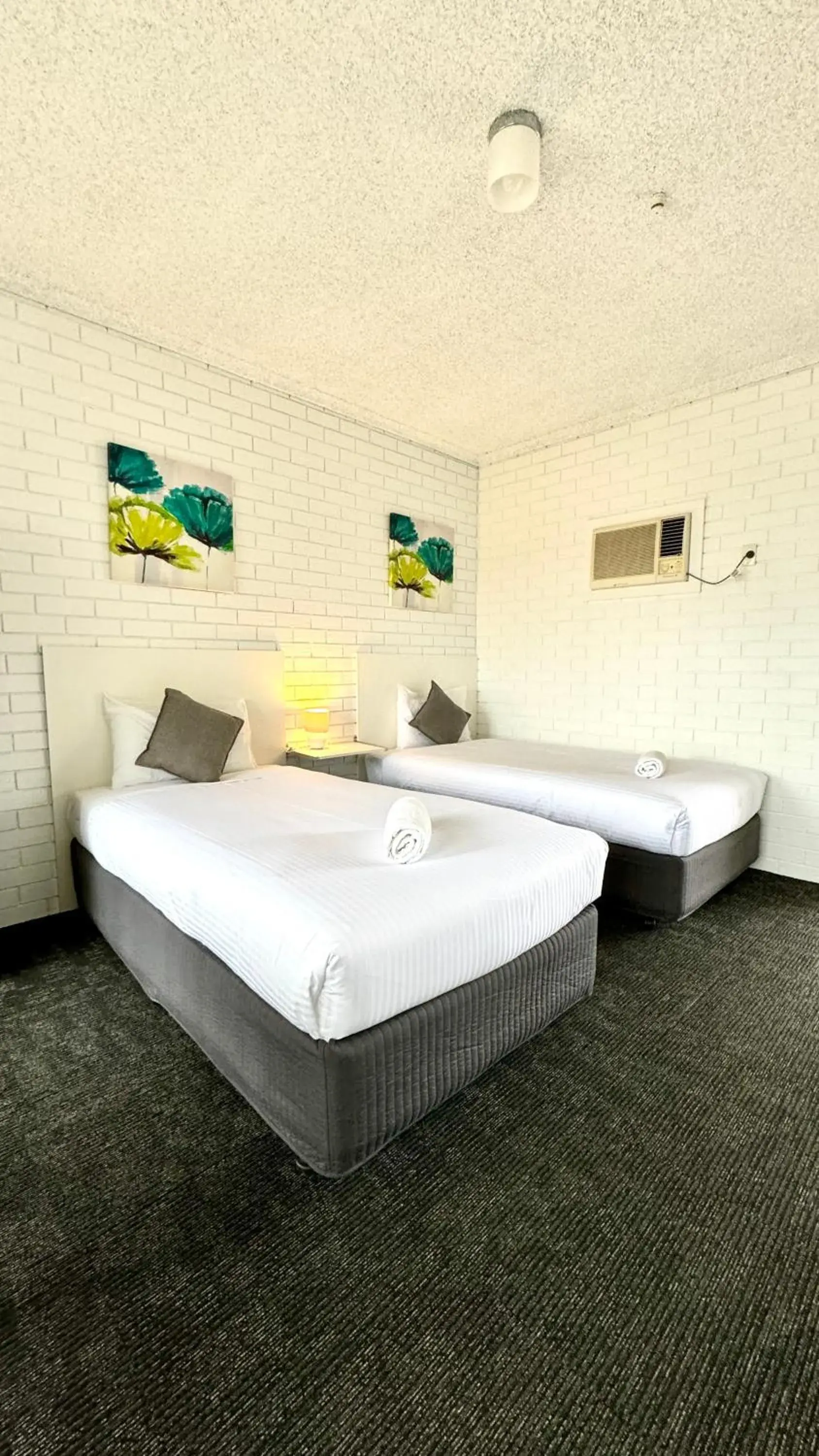 Twin Room in Junction Motel Wagga Twin Room in Junction Motel Wagga