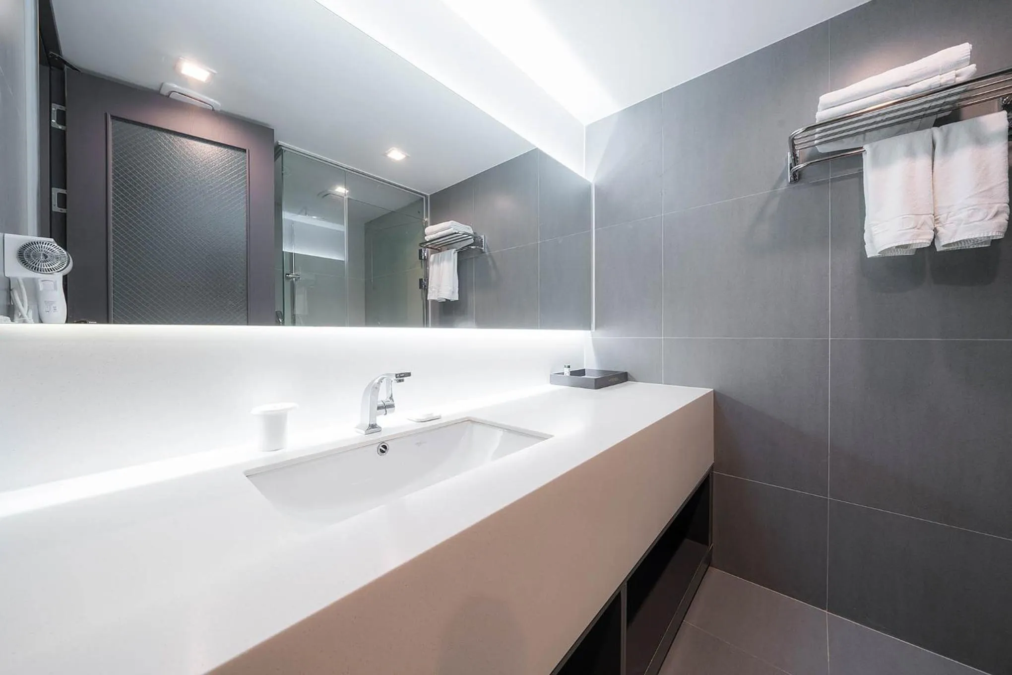 Bathroom in Davin Hotel