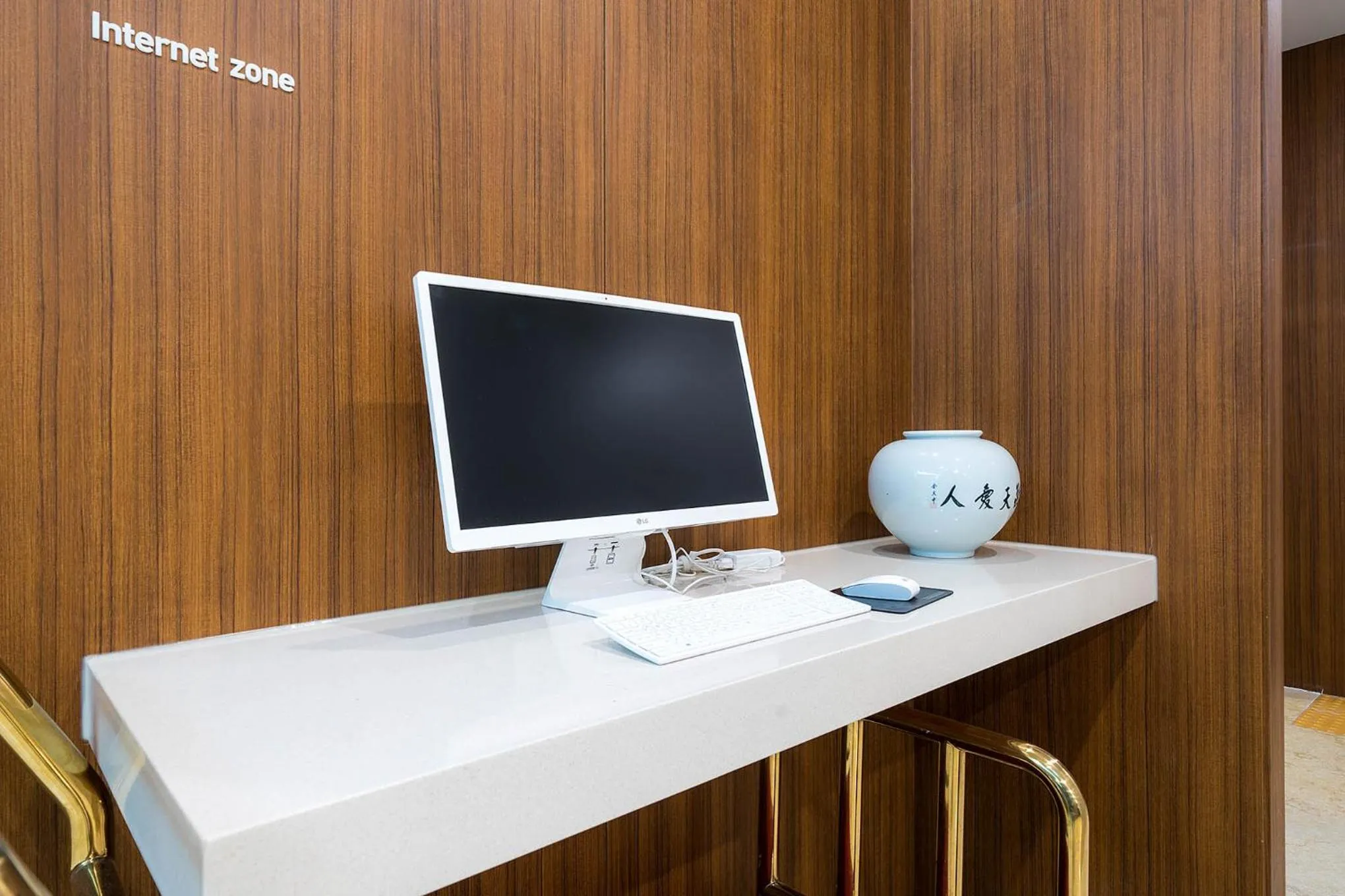 TV and multimedia in Davin Hotel