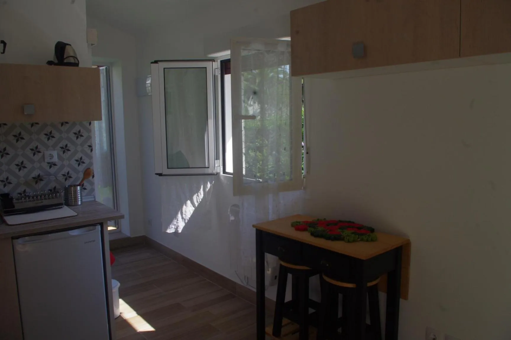 Kitchen or kitchenette in Chambres d'hôtes "HOR DAGO" près de la gare d'Hendaye avec le petit-déjeuner