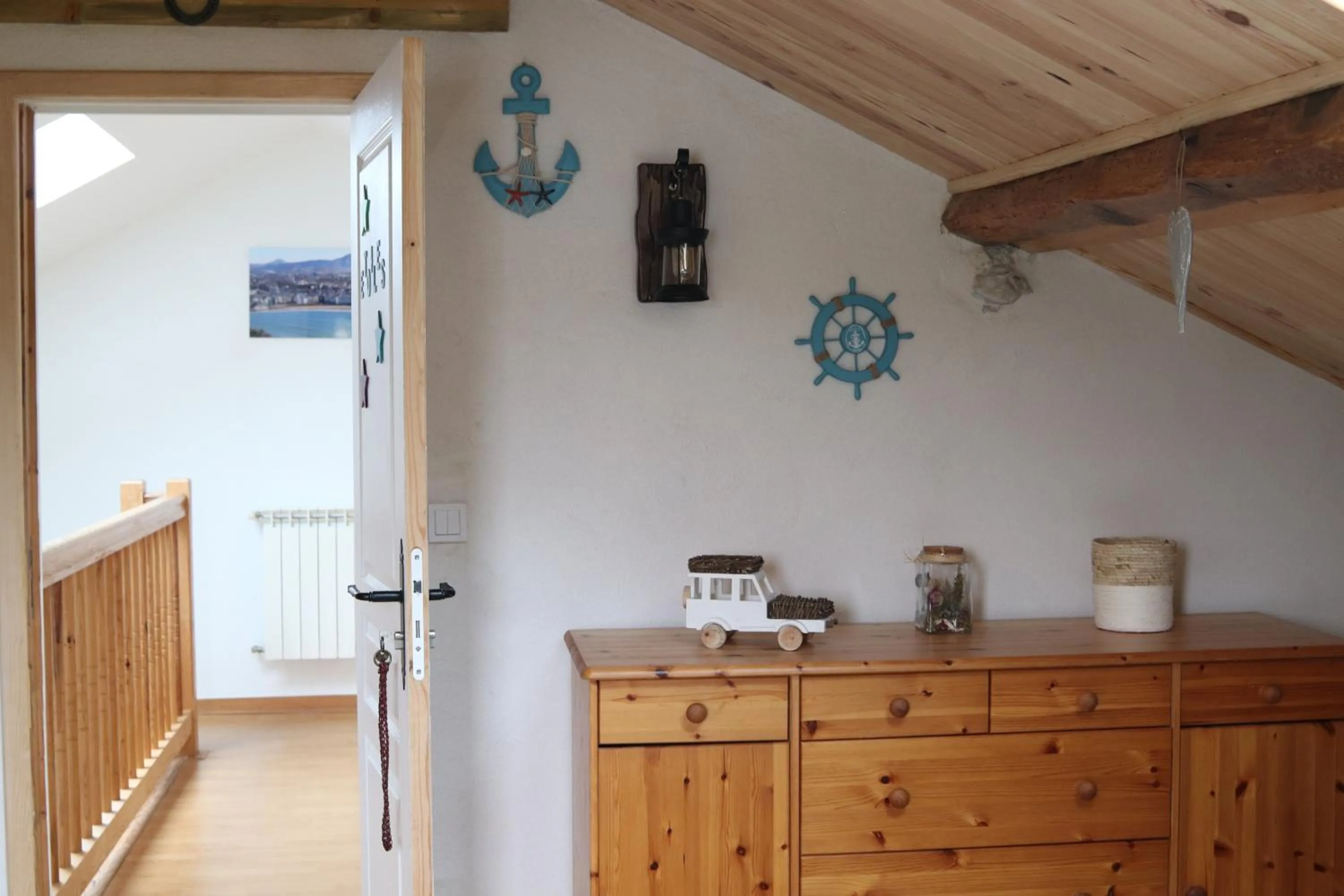 Bedroom in Chambres d'hôtes "HOR DAGO" près de la gare d'Hendaye avec le petit-déjeuner