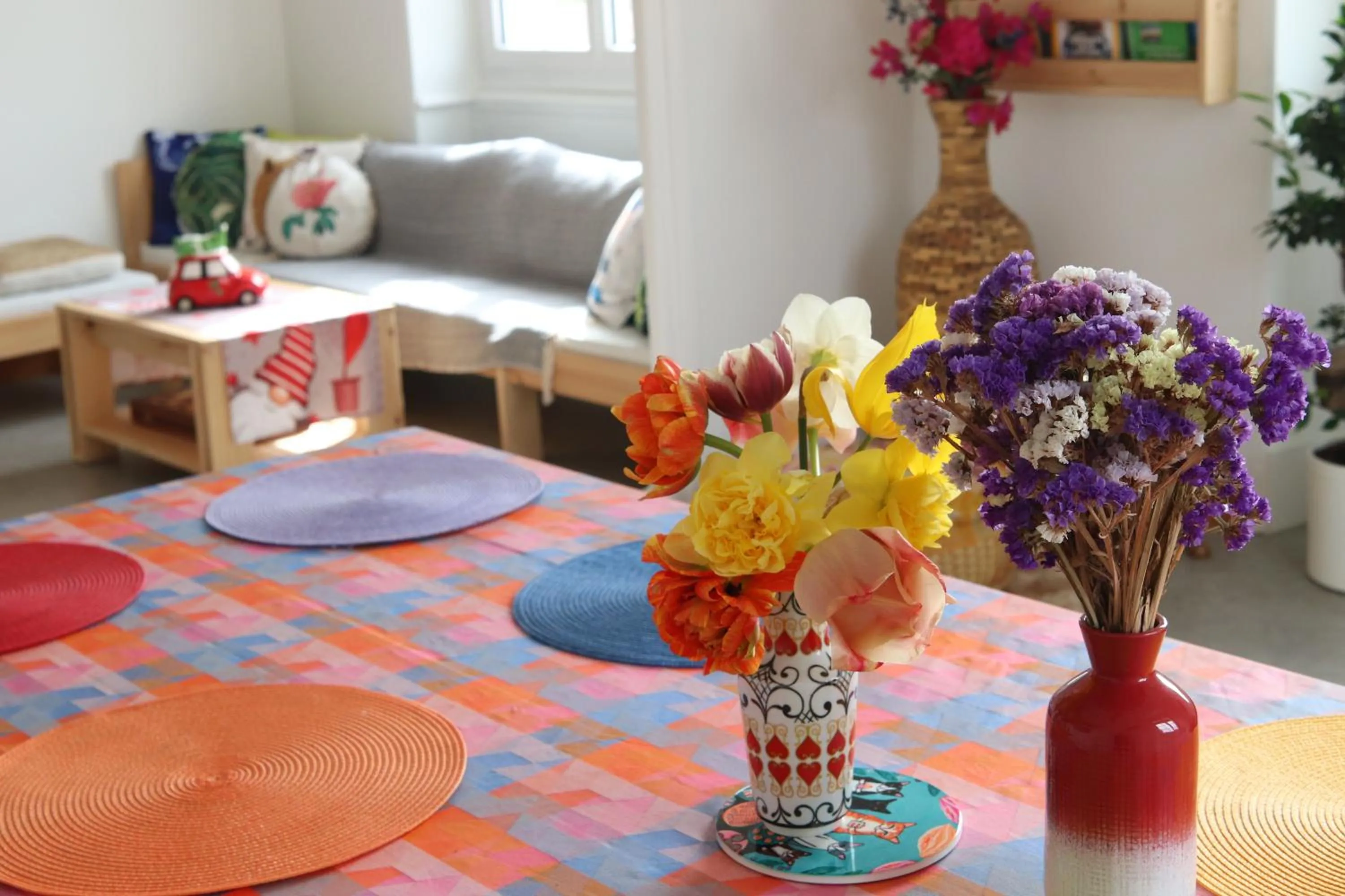 Living room in Chambres d'hôtes "HOR DAGO" près de la gare d'Hendaye avec le petit-déjeuner