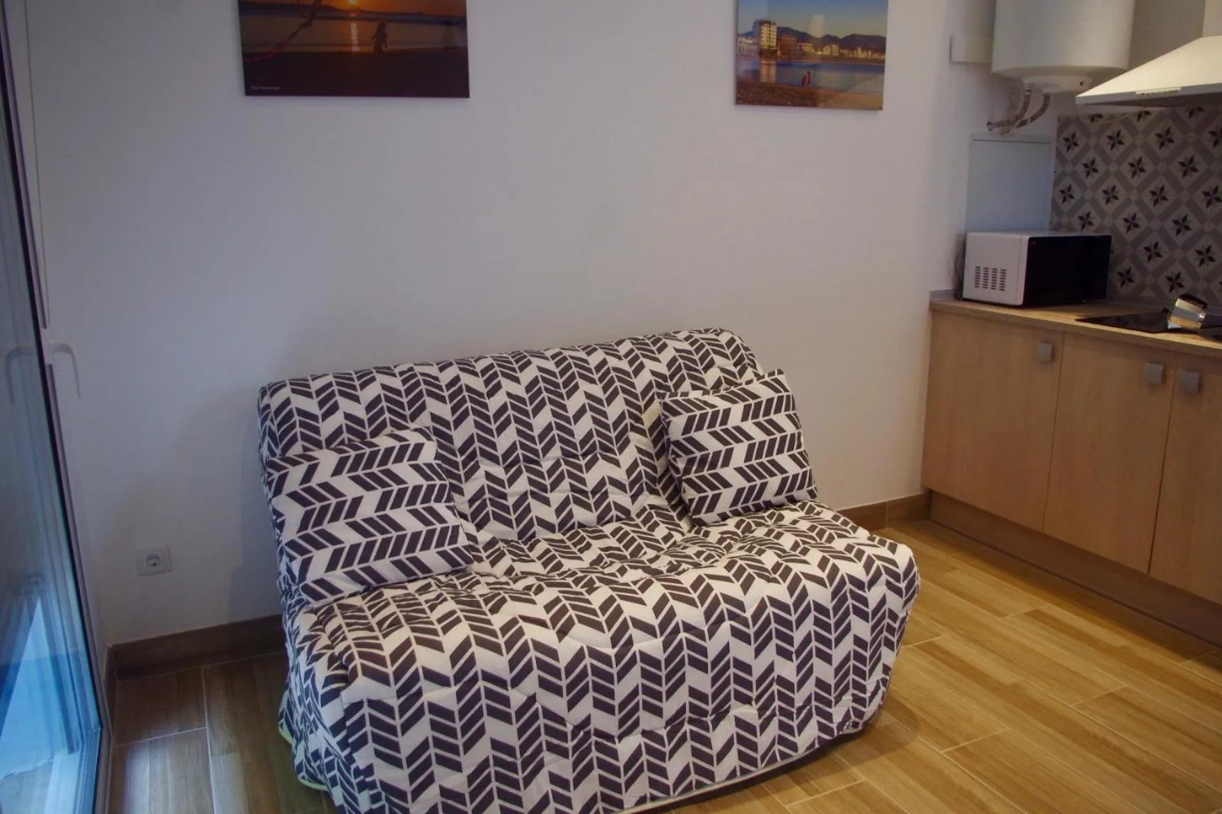 Living room in Chambres d'hôtes "HOR DAGO" près de la gare d'Hendaye avec le petit-déjeuner