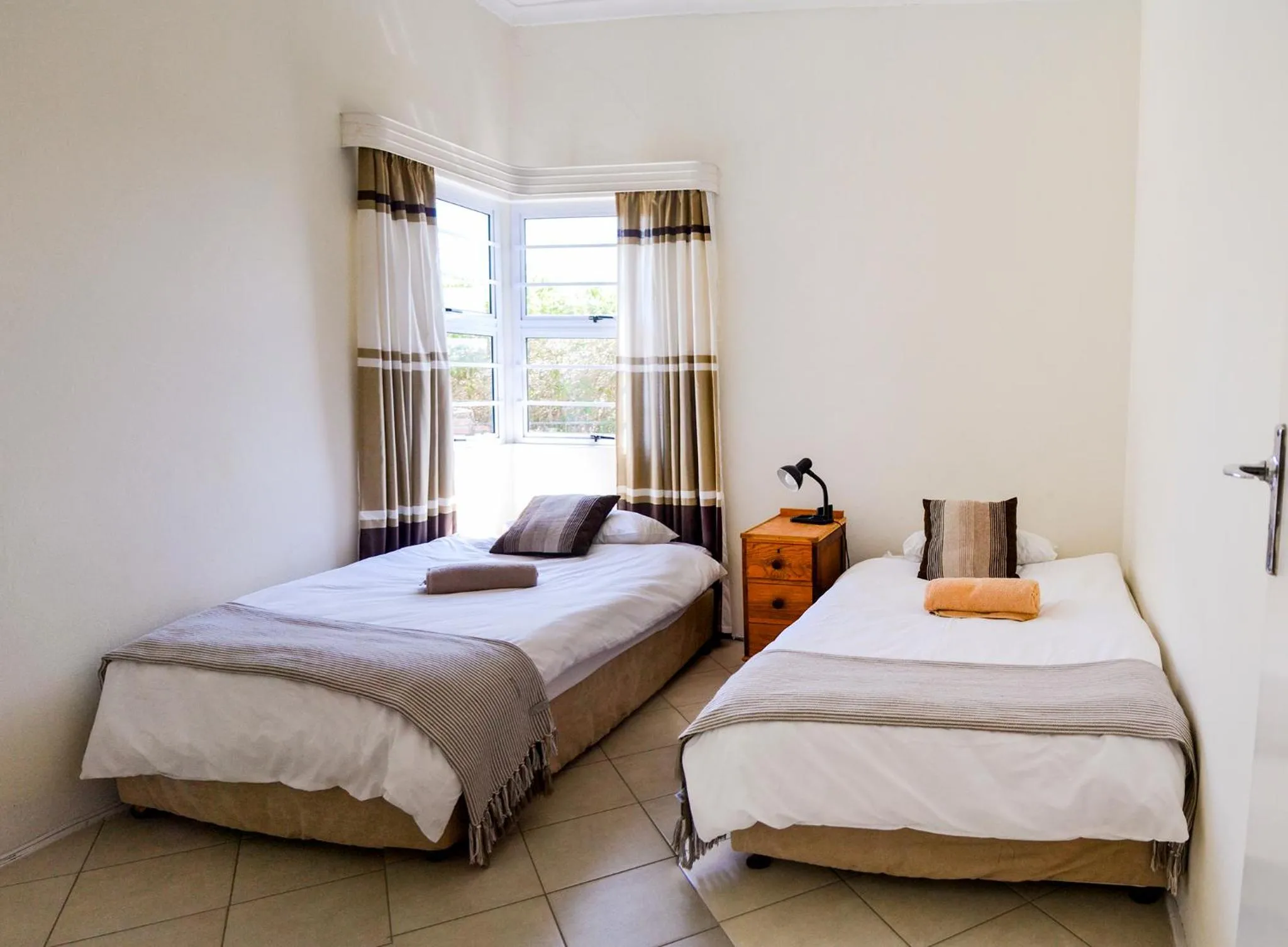 Sundaze Riverside House - Colchester - 5km from Elephant Park