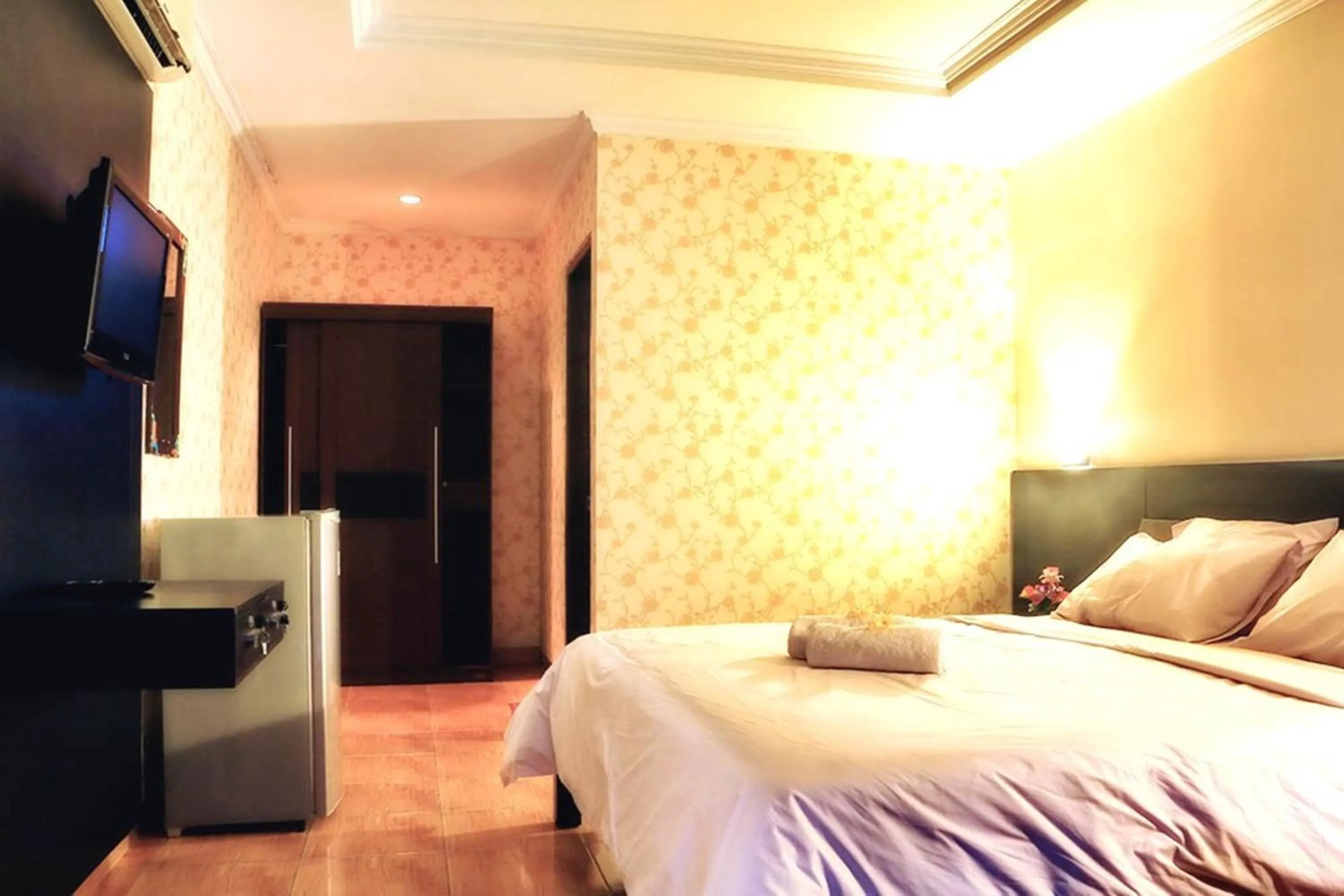 Photo of the whole room in Agus Beach Inn